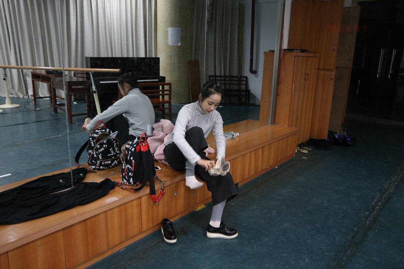 图片[89]-大西瓜爱牙膏-早期作品-Z6-4 模特2 月下舞蹈 (1)[92P] – 速更版-美库