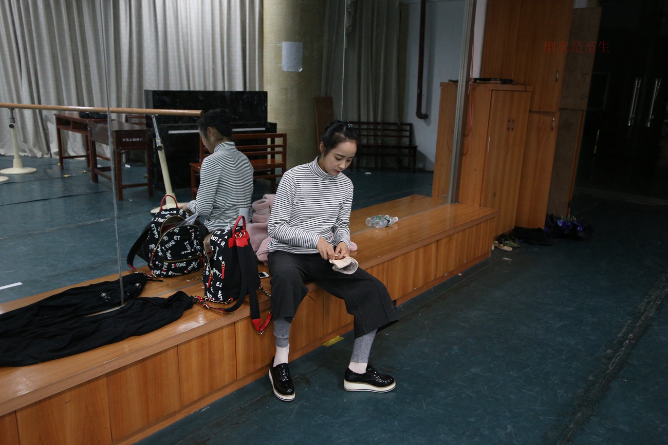 图片[88]-大西瓜爱牙膏-早期作品-Z6-4 模特2 月下舞蹈 (1)[92P] – 速更版-美库