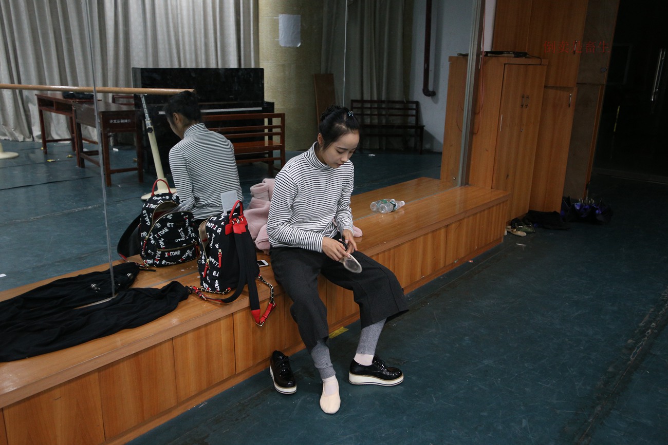 图片[92]-大西瓜爱牙膏-早期作品-Z6-4 模特2 月下舞蹈 (1)[92P] – 速更版-美库