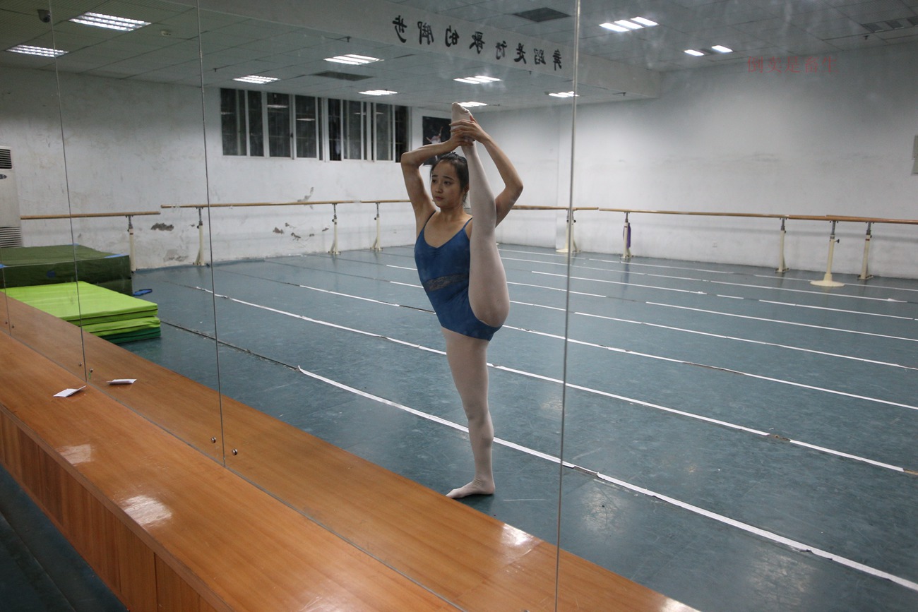 图片[40]-大西瓜爱牙膏-早期作品-Z6-4 模特2 月下舞蹈 (3)[104P] – 速更版-美库