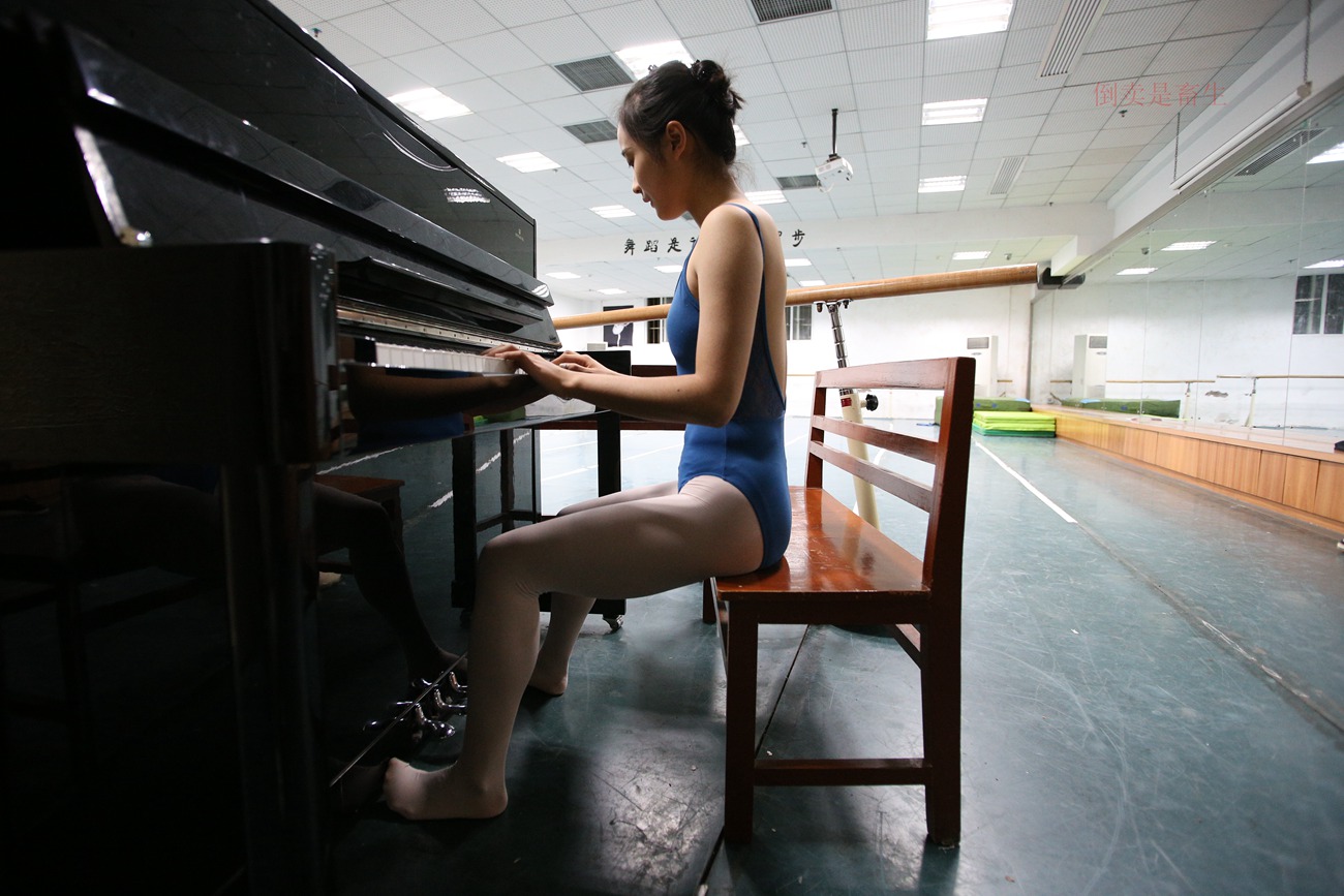 图片[27]-大西瓜爱牙膏-早期作品-Z6-4 模特2 月下舞蹈 (4)[157P] – 速更版-美库