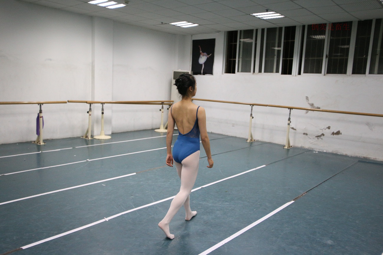 图片[43]-大西瓜爱牙膏-早期作品-Z6-4 模特2 月下舞蹈 (3)[104P] – 速更版-美库