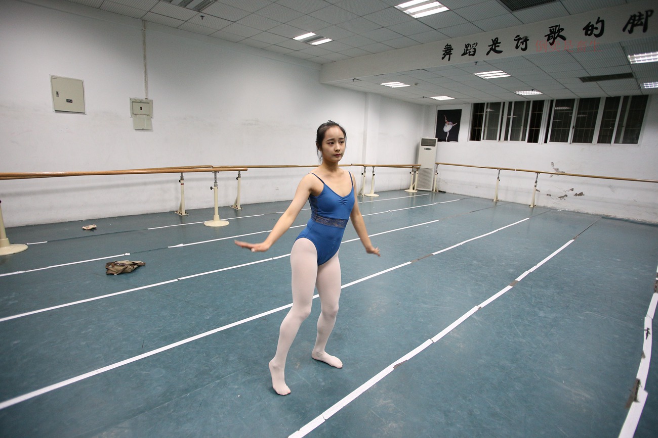 图片[70]-大西瓜爱牙膏-早期作品-Z6-4 模特2 月下舞蹈 (3)[104P] – 速更版-美库