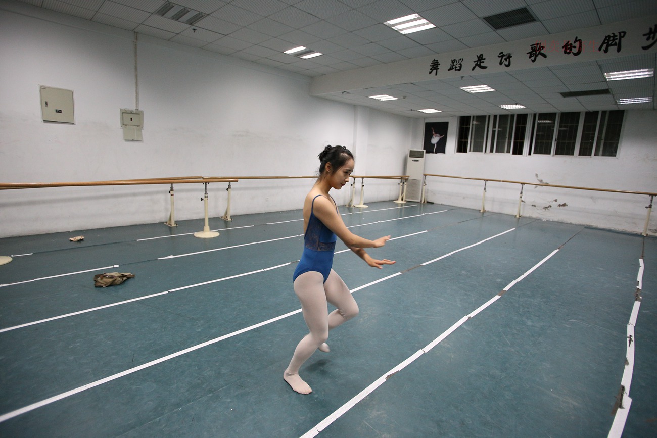 图片[71]-大西瓜爱牙膏-早期作品-Z6-4 模特2 月下舞蹈 (3)[104P] – 速更版-美库