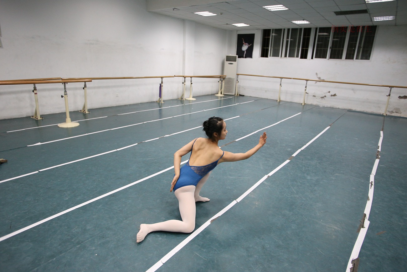 图片[76]-大西瓜爱牙膏-早期作品-Z6-4 模特2 月下舞蹈 (3)[104P] – 速更版-美库