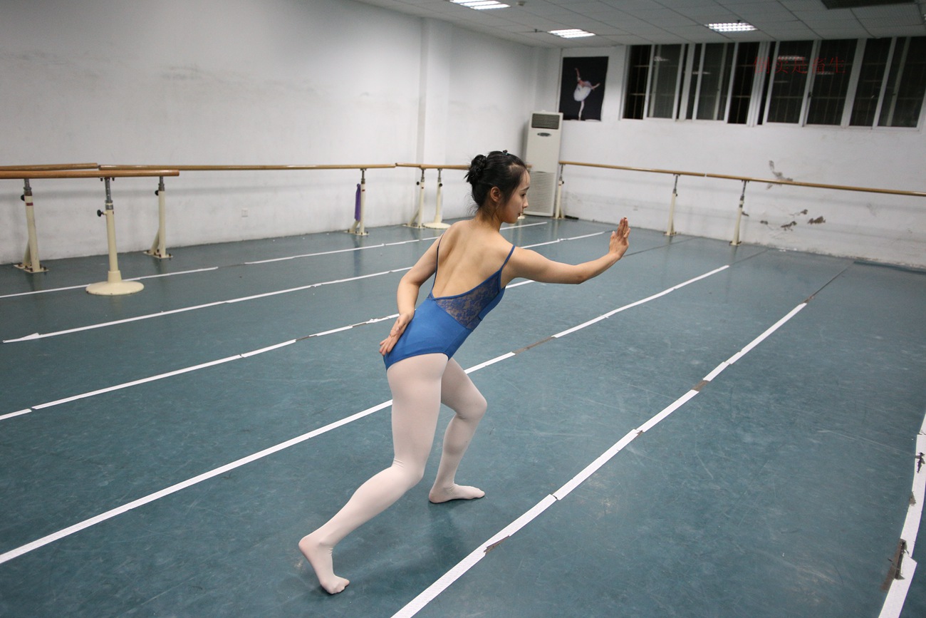 图片[77]-大西瓜爱牙膏-早期作品-Z6-4 模特2 月下舞蹈 (3)[104P] – 速更版-美库