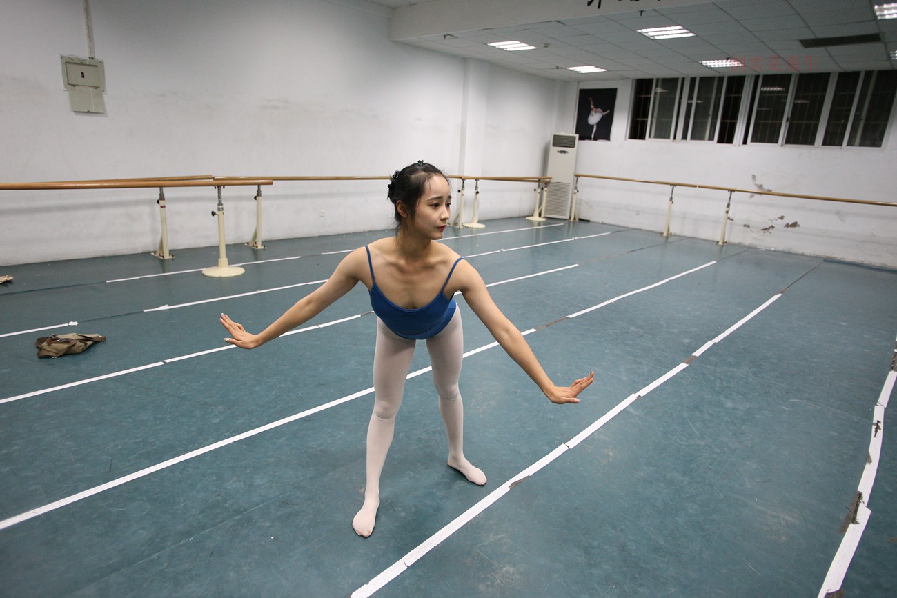 图片[78]-大西瓜爱牙膏-早期作品-Z6-4 模特2 月下舞蹈 (3)[104P] – 速更版-美库