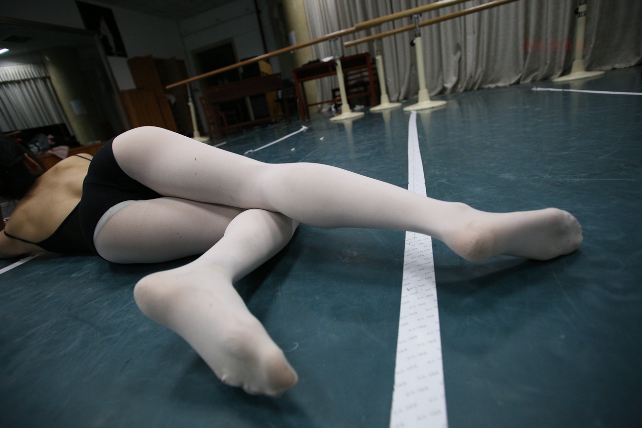 图片[108]-大西瓜爱牙膏-早期作品-Z6-4 模特2 月下舞蹈 (4)[157P] – 速更版-美库