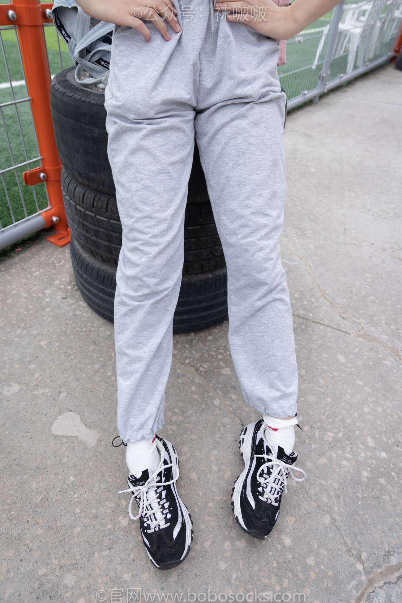 图片[13]-[BoBoSocks袜啵啵]NO.016 熊熊-斯凯奇运动鞋、棉袜（踩脏）、裸足[147P] – 速更版-美库