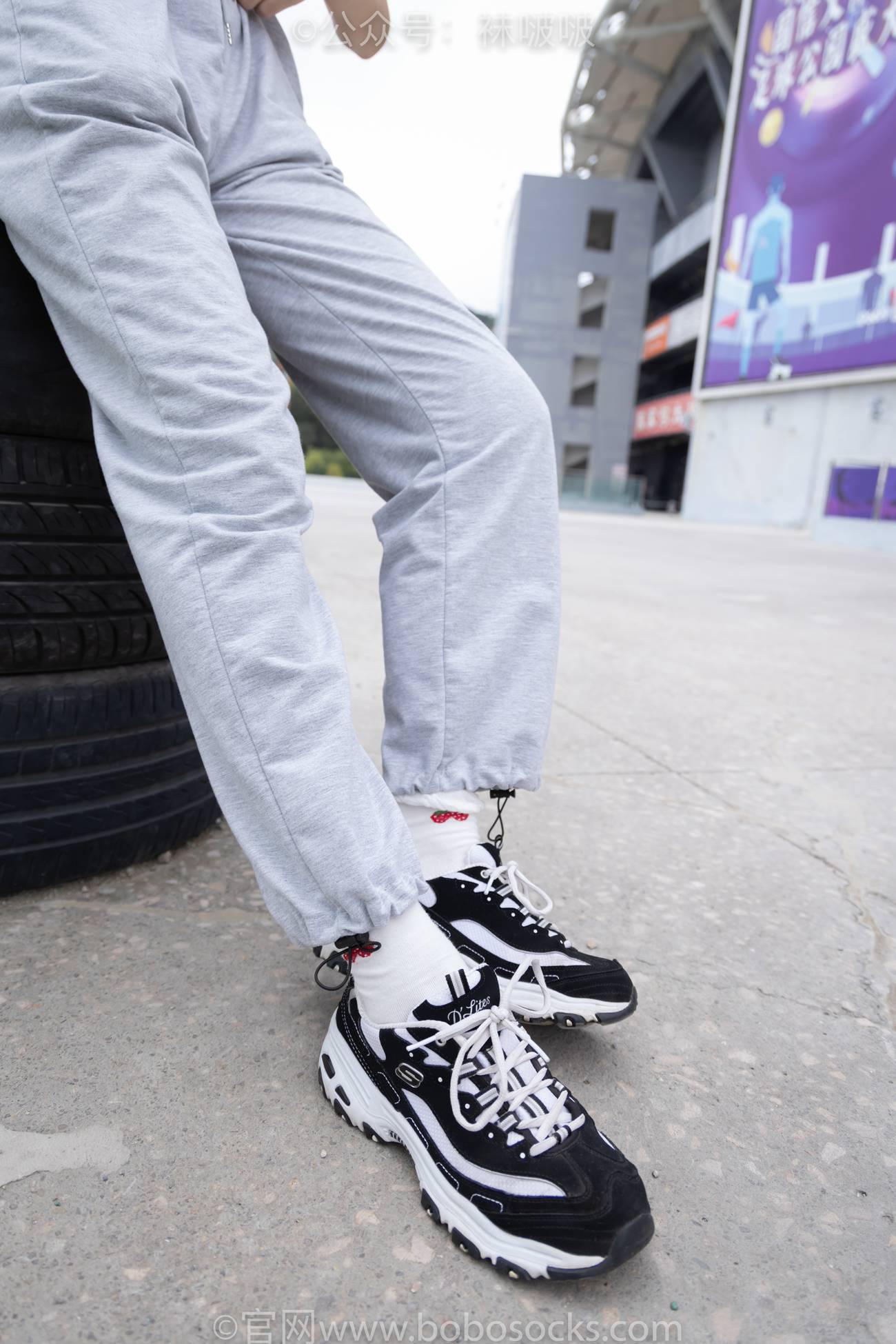 图片[14]-[BoBoSocks袜啵啵]NO.016 熊熊-斯凯奇运动鞋、棉袜（踩脏）、裸足[147P] – 速更版-美库