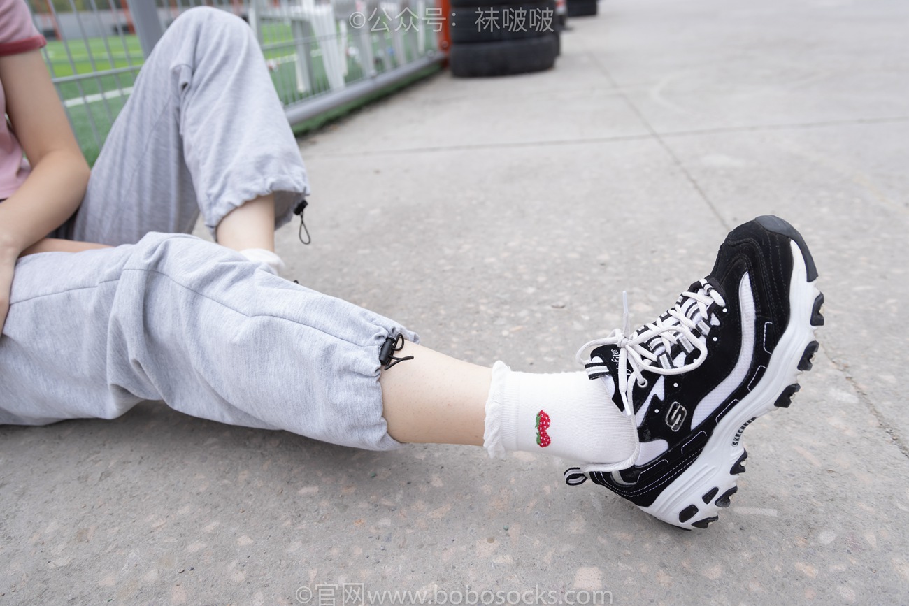 图片[20]-[BoBoSocks袜啵啵]NO.016 熊熊-斯凯奇运动鞋、棉袜（踩脏）、裸足[147P] – 速更版-美库