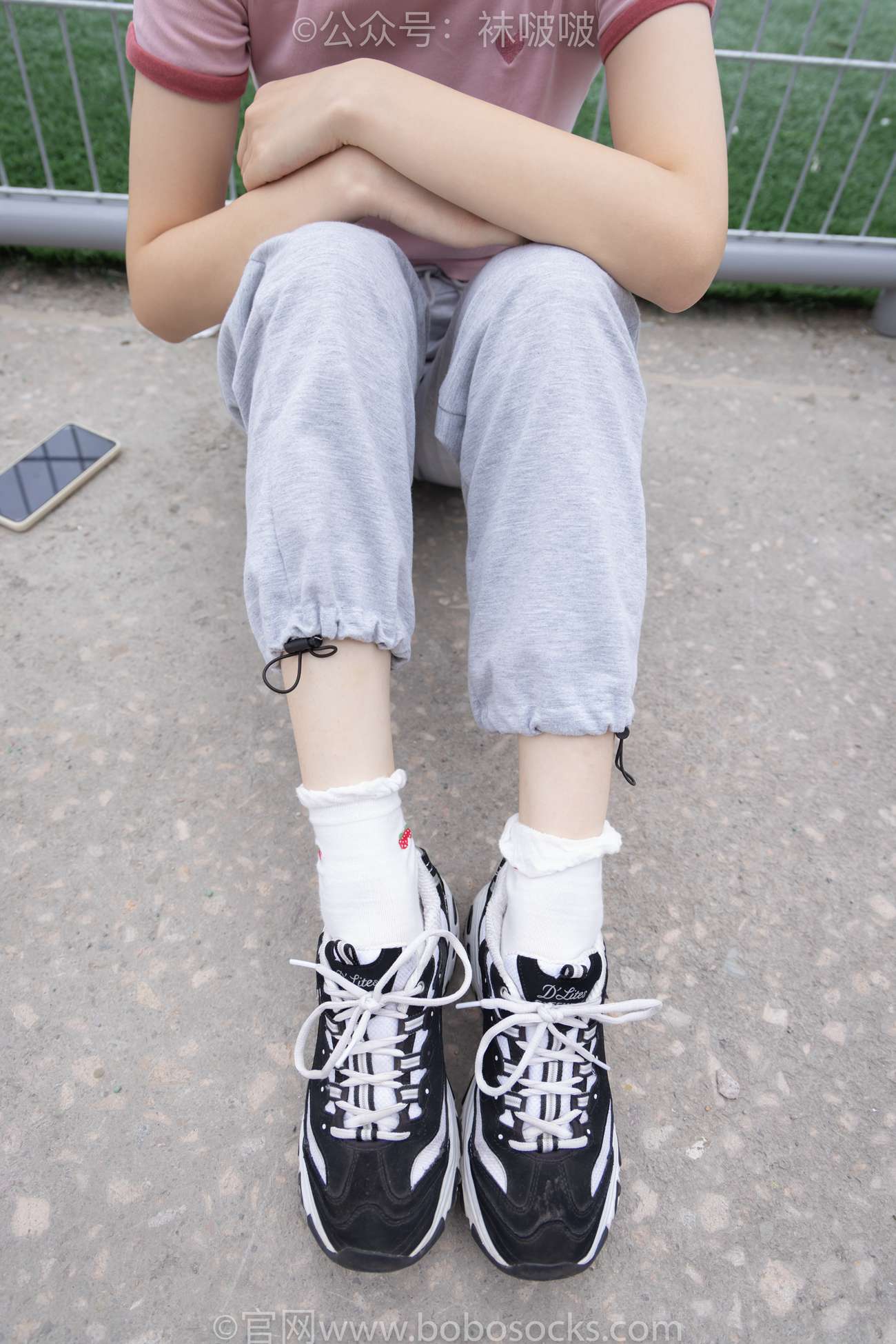 图片[23]-[BoBoSocks袜啵啵]NO.016 熊熊-斯凯奇运动鞋、棉袜（踩脏）、裸足[147P] – 速更版-美库