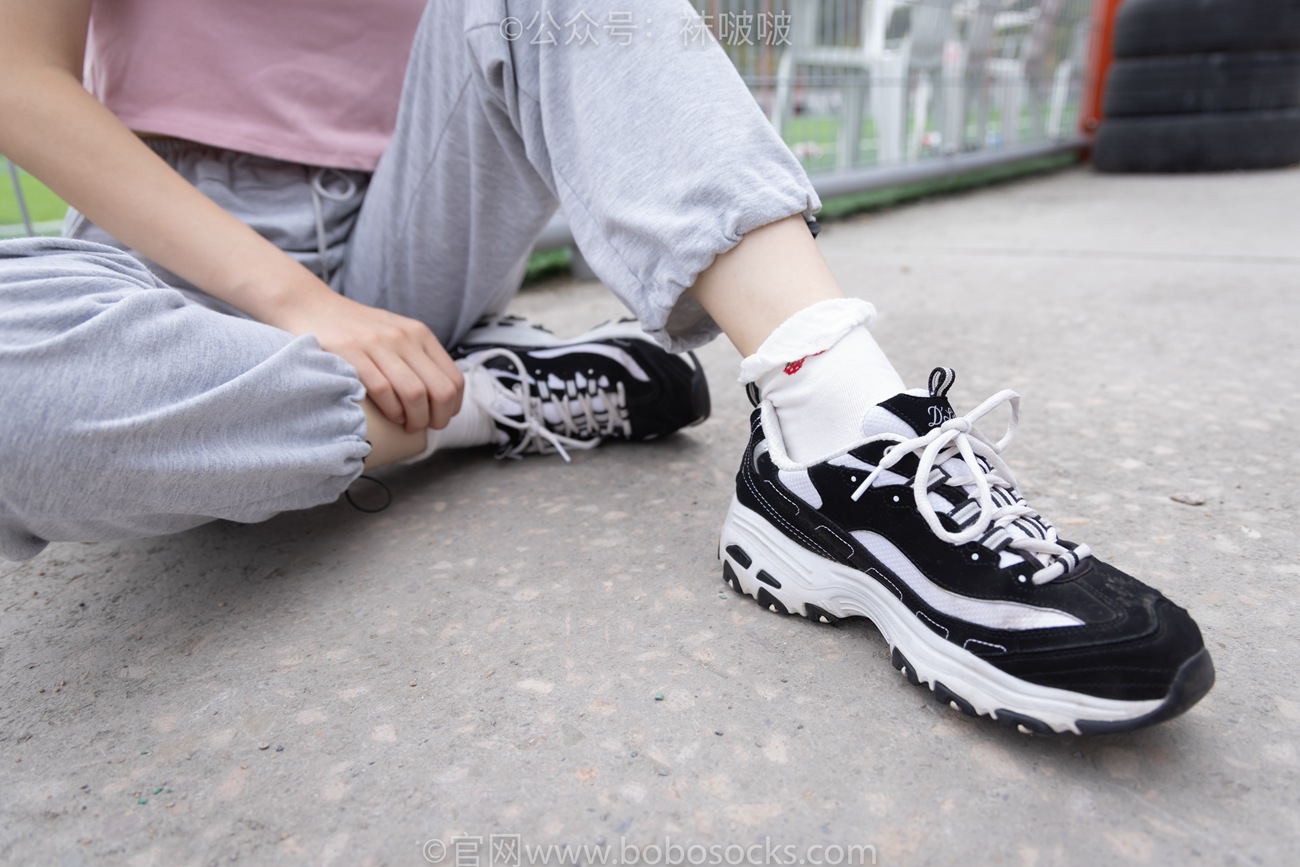 图片[29]-[BoBoSocks袜啵啵]NO.016 熊熊-斯凯奇运动鞋、棉袜（踩脏）、裸足[147P] – 速更版-美库