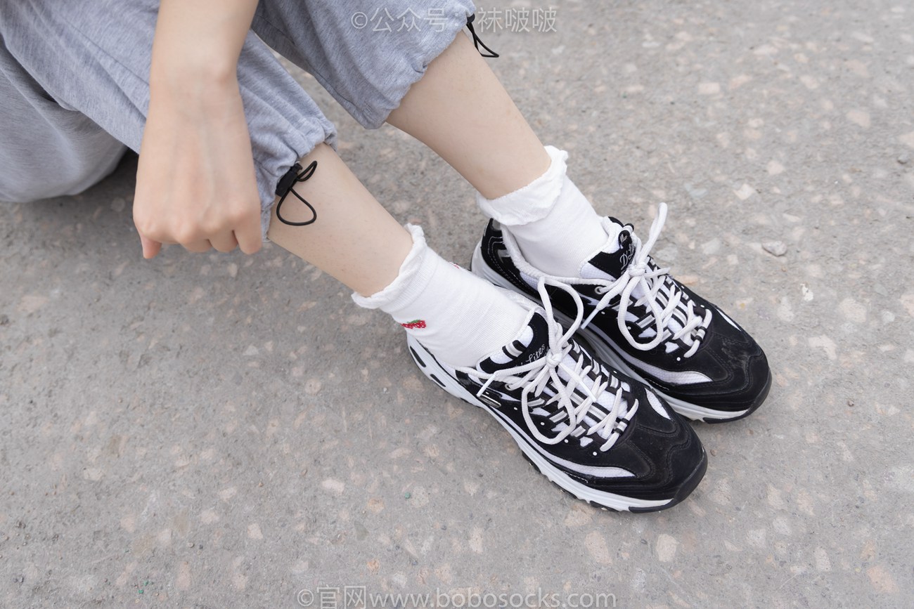 图片[30]-[BoBoSocks袜啵啵]NO.016 熊熊-斯凯奇运动鞋、棉袜（踩脏）、裸足[147P] – 速更版-美库