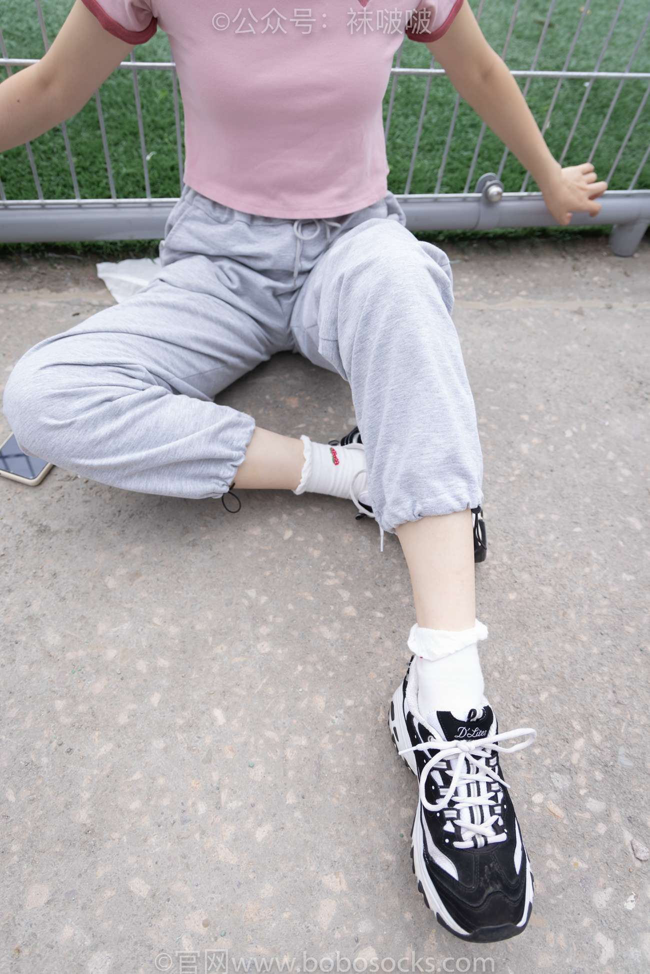 图片[34]-[BoBoSocks袜啵啵]NO.016 熊熊-斯凯奇运动鞋、棉袜（踩脏）、裸足[147P] – 速更版-美库