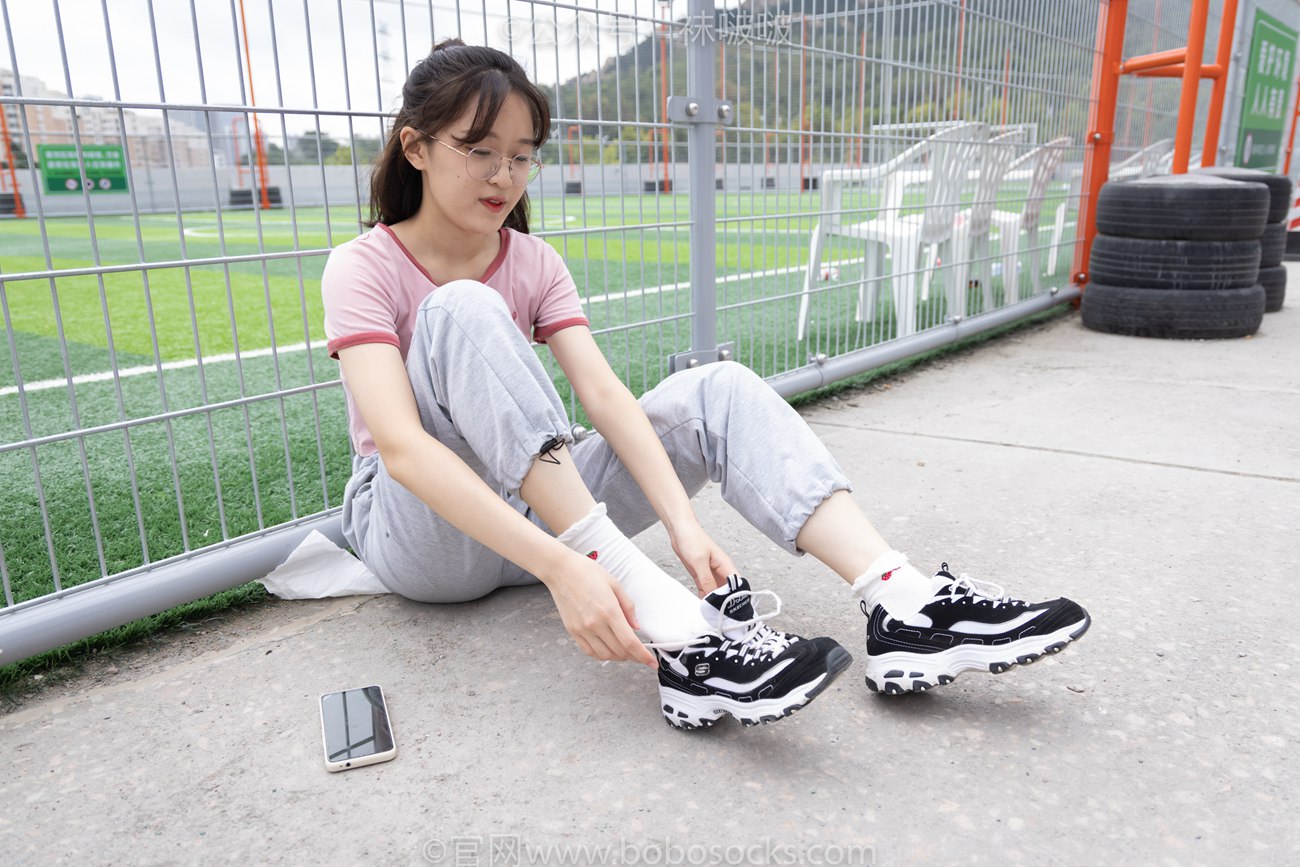 图片[40]-[BoBoSocks袜啵啵]NO.016 熊熊-斯凯奇运动鞋、棉袜（踩脏）、裸足[147P] – 速更版-美库