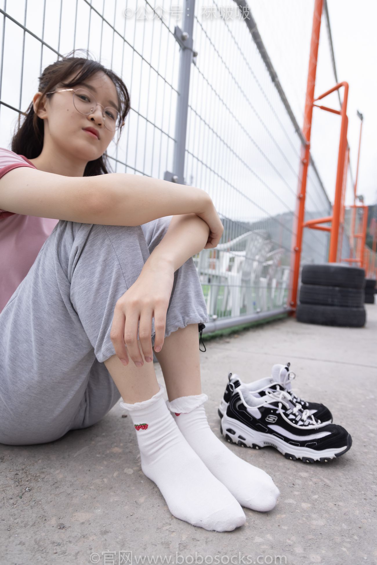 图片[58]-[BoBoSocks袜啵啵]NO.016 熊熊-斯凯奇运动鞋、棉袜（踩脏）、裸足[147P] – 速更版-美库