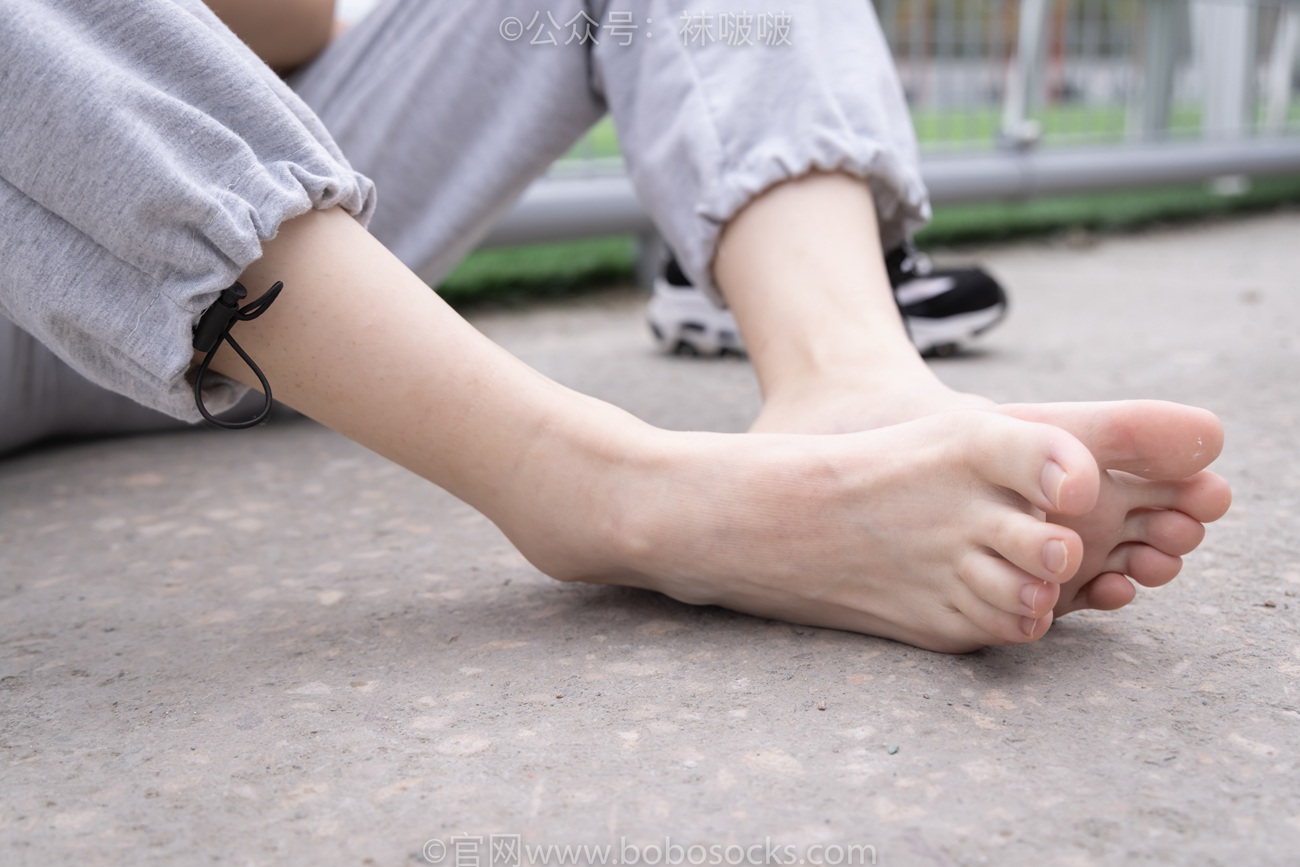 图片[123]-[BoBoSocks袜啵啵]NO.016 熊熊-斯凯奇运动鞋、棉袜（踩脏）、裸足[147P] – 速更版-美库