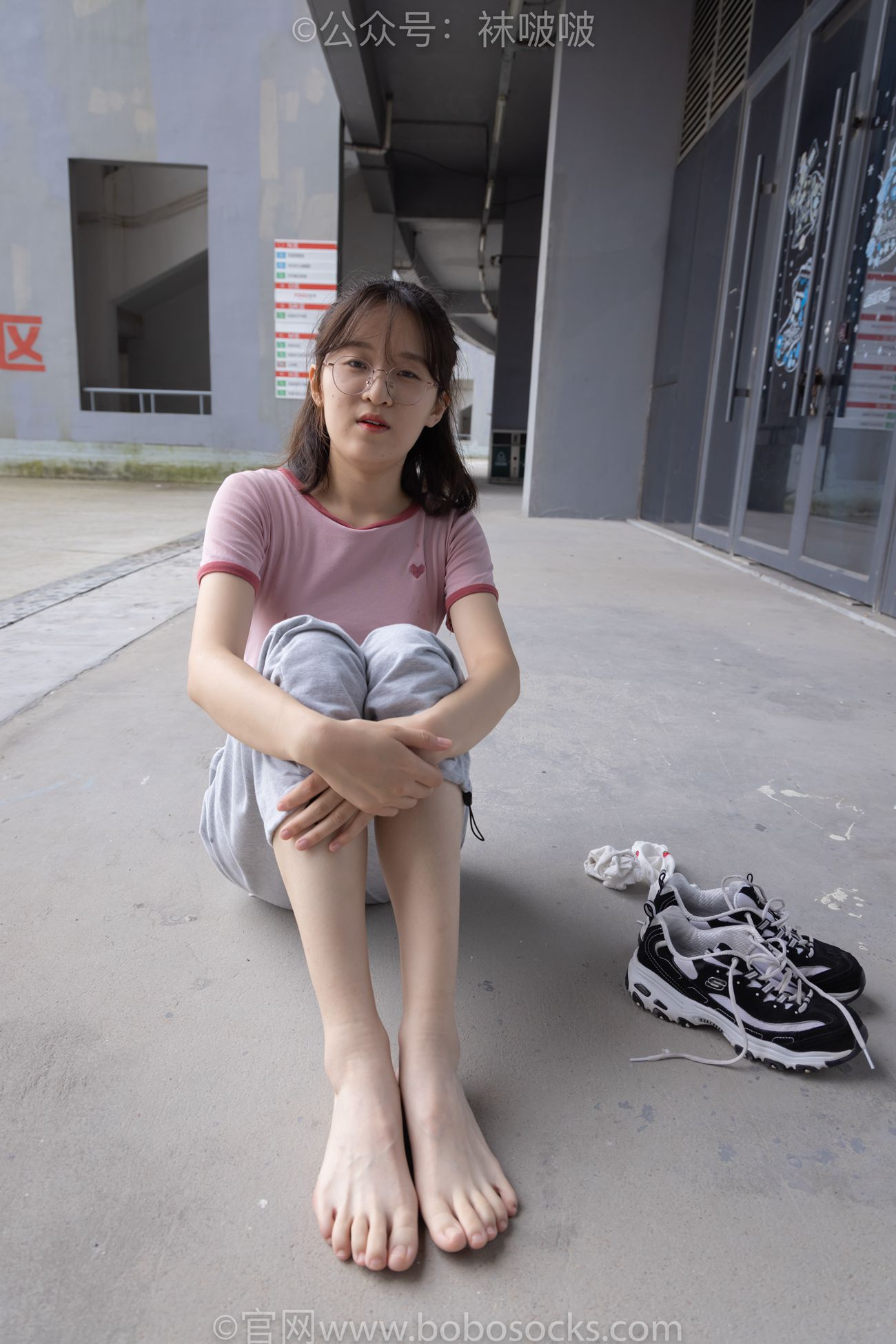 图片[128]-[BoBoSocks袜啵啵]NO.016 熊熊-斯凯奇运动鞋、棉袜（踩脏）、裸足[147P] – 速更版-美库