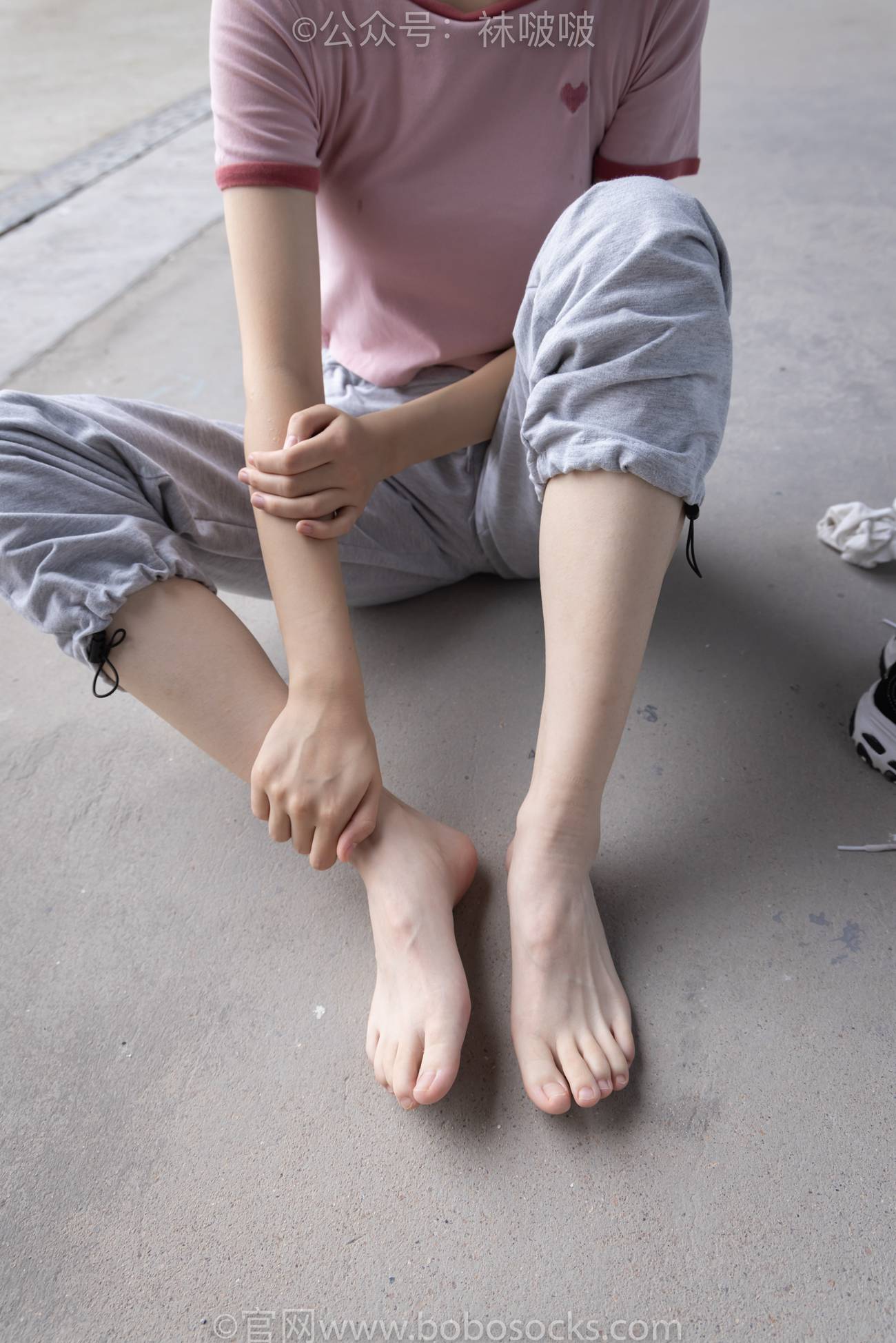 图片[130]-[BoBoSocks袜啵啵]NO.016 熊熊-斯凯奇运动鞋、棉袜（踩脏）、裸足[147P] – 速更版-美库