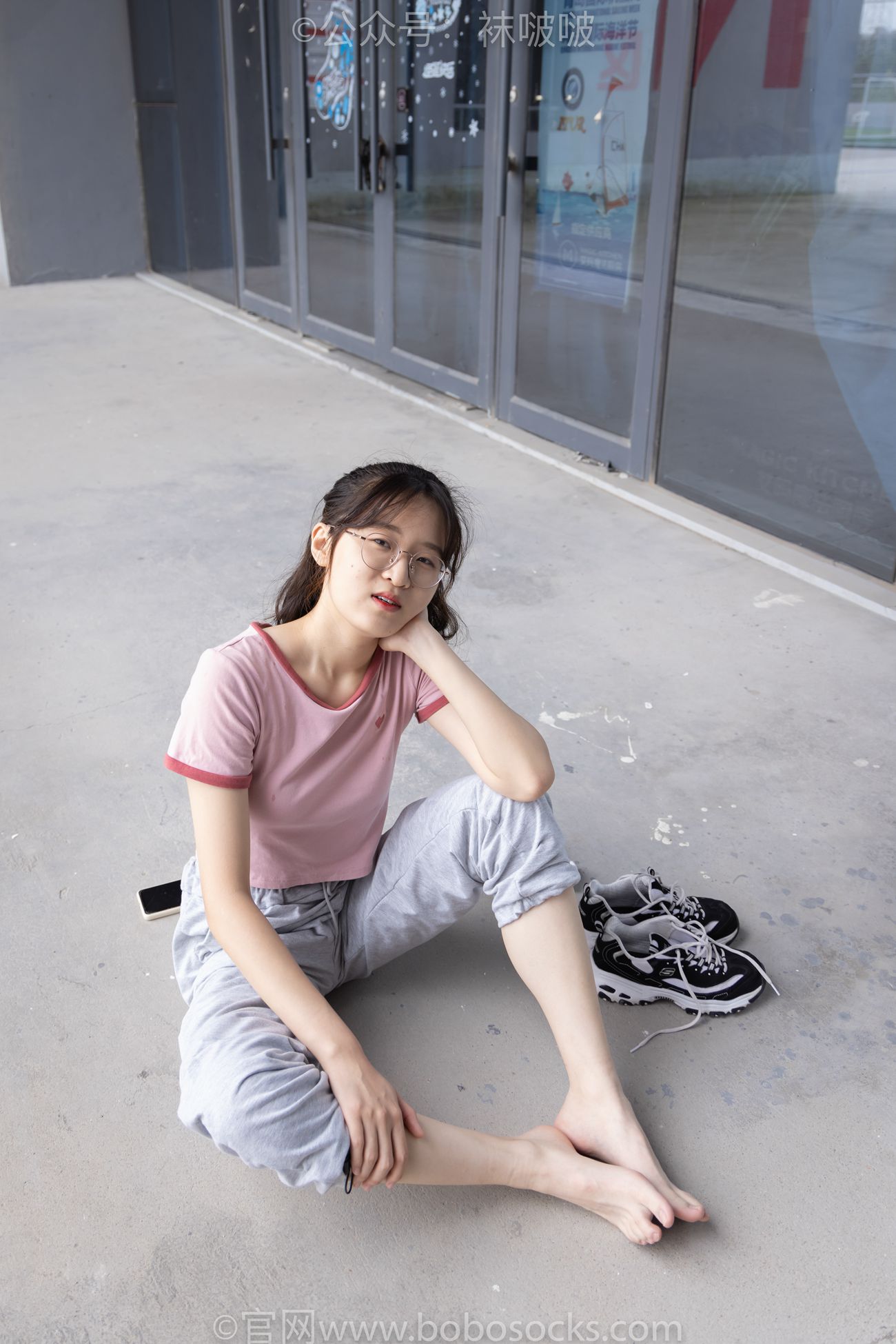 图片[140]-[BoBoSocks袜啵啵]NO.016 熊熊-斯凯奇运动鞋、棉袜（踩脏）、裸足[147P] – 速更版-美库