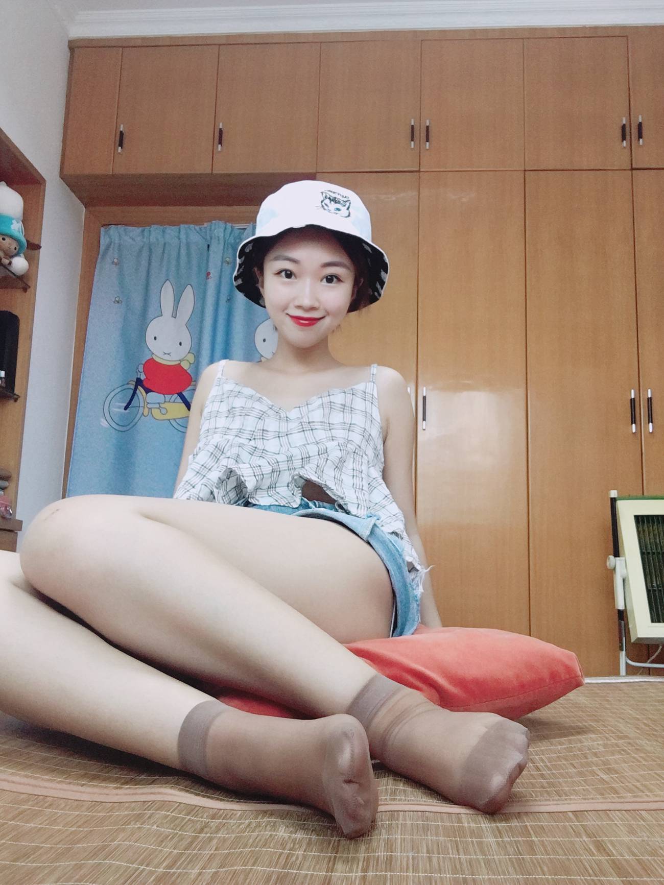 图片[49]-学妹校园寝室短丝系列020期 李姗姗[90P] – 速更版-美库