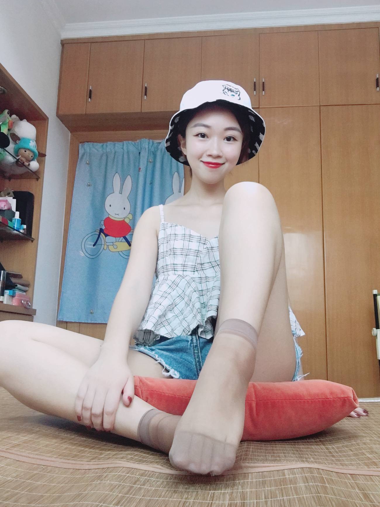 图片[60]-学妹校园寝室短丝系列020期 李姗姗[90P] – 速更版-美库