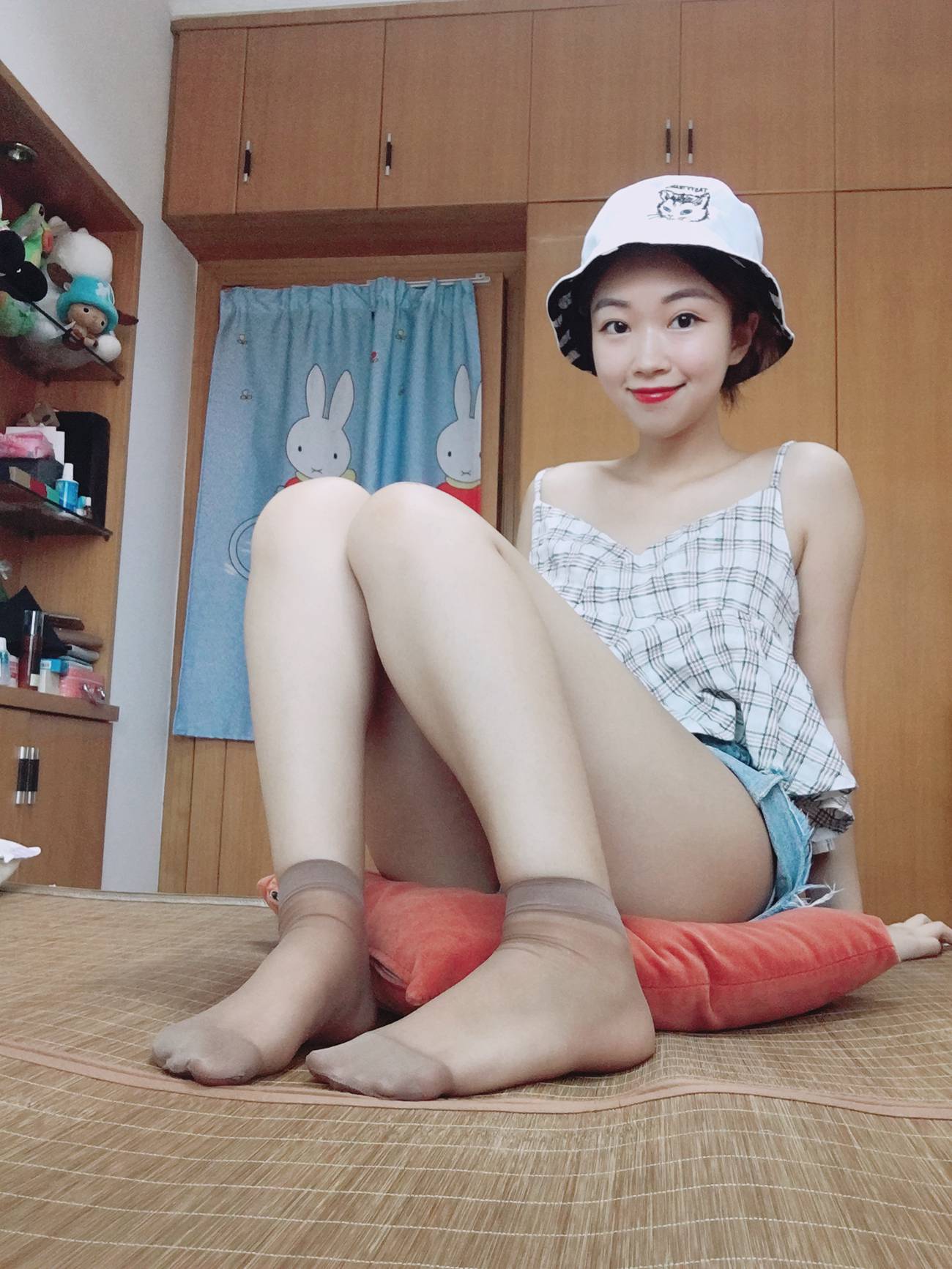 图片[71]-学妹校园寝室短丝系列020期 李姗姗[90P] – 速更版-美库