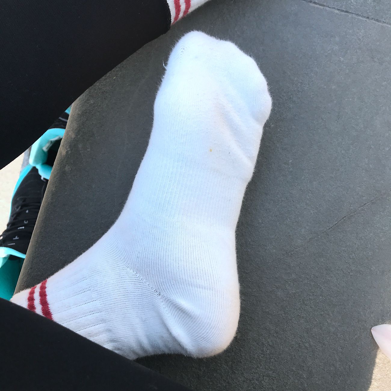 图片[28]-安乔乔儿(Nia乔乔) 户外露脚脚[80P] – 速更版-美库