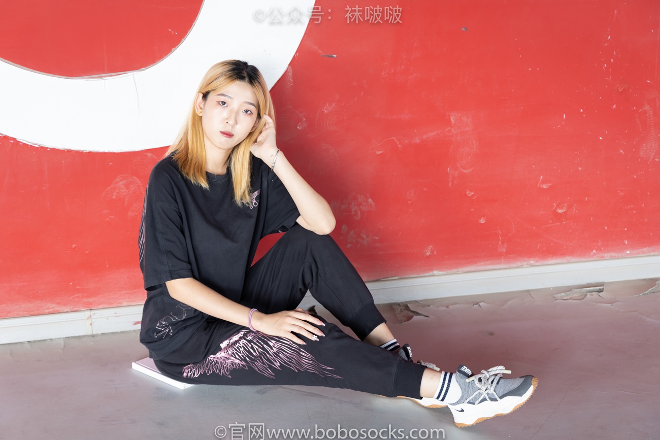 图片[11]-[BoBoSocks袜啵啵]NO.018 木木-运动鞋、白棉袜、裸足[136P] – 速更版-美库