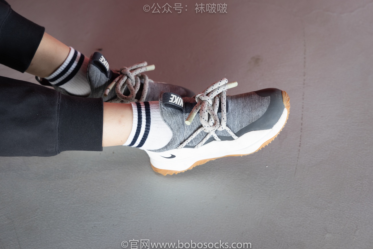 图片[15]-[BoBoSocks袜啵啵]NO.018 木木-运动鞋、白棉袜、裸足[136P] – 速更版-美库