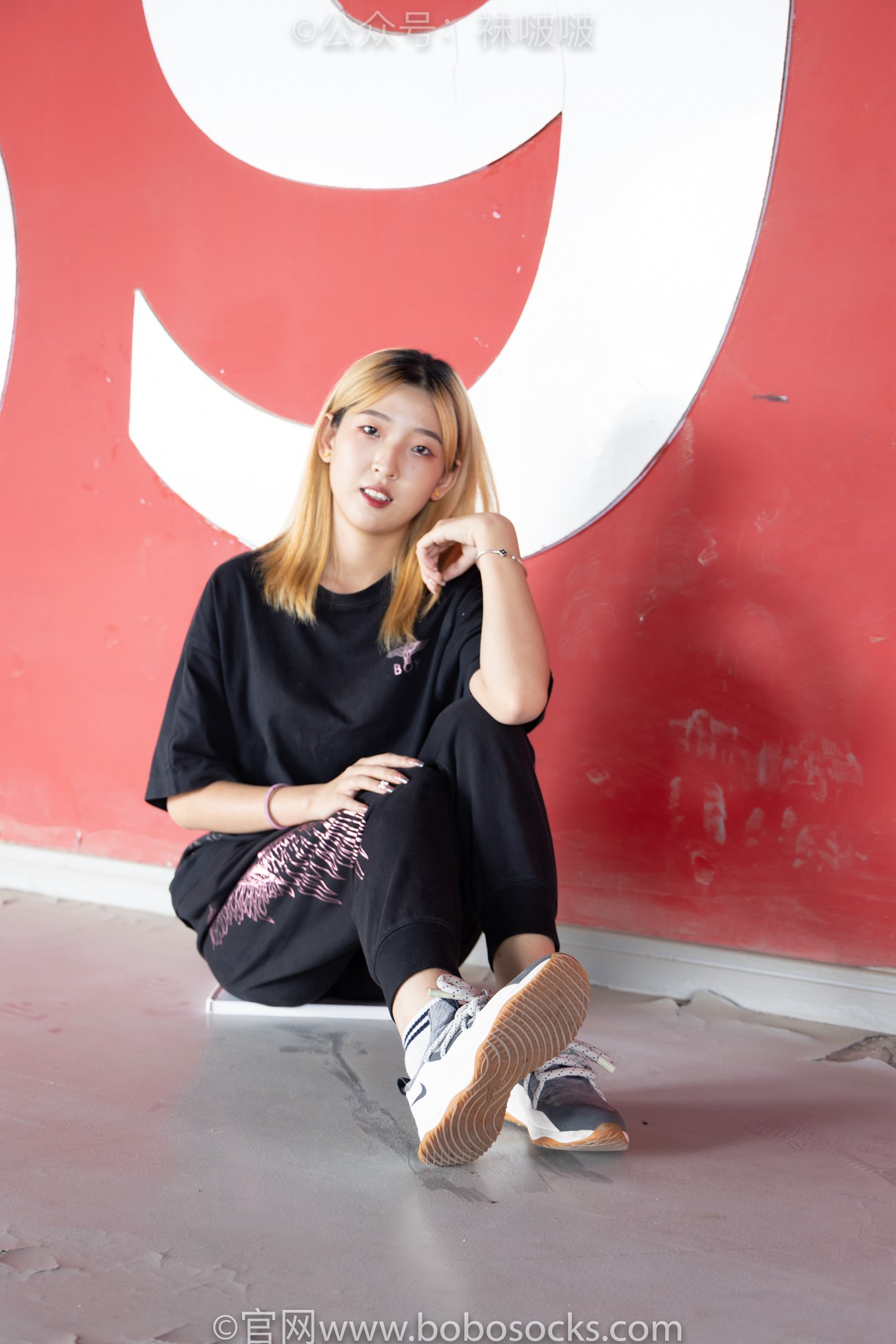 图片[17]-[BoBoSocks袜啵啵]NO.018 木木-运动鞋、白棉袜、裸足[136P] – 速更版-美库