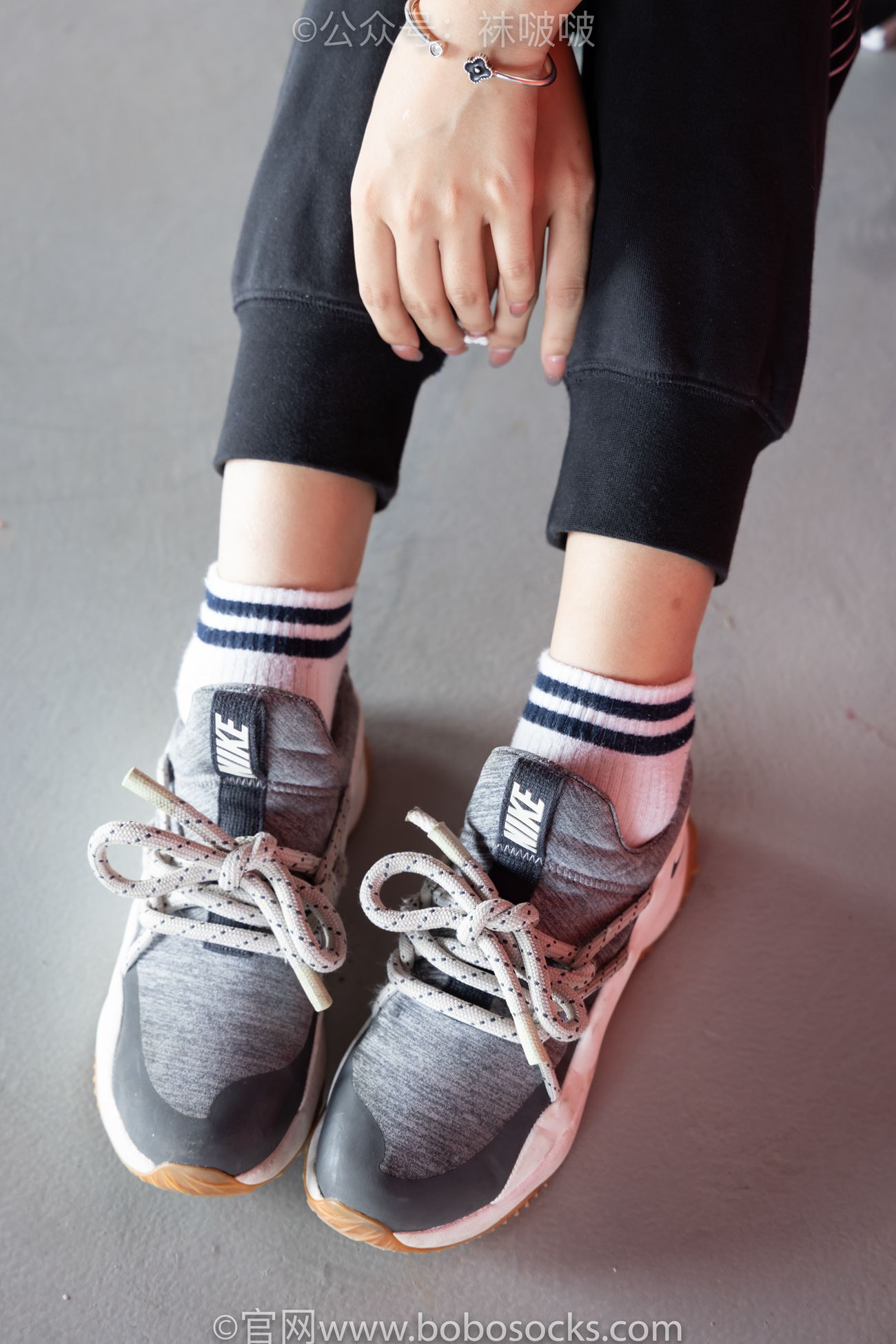 图片[22]-[BoBoSocks袜啵啵]NO.018 木木-运动鞋、白棉袜、裸足[136P] – 速更版-美库