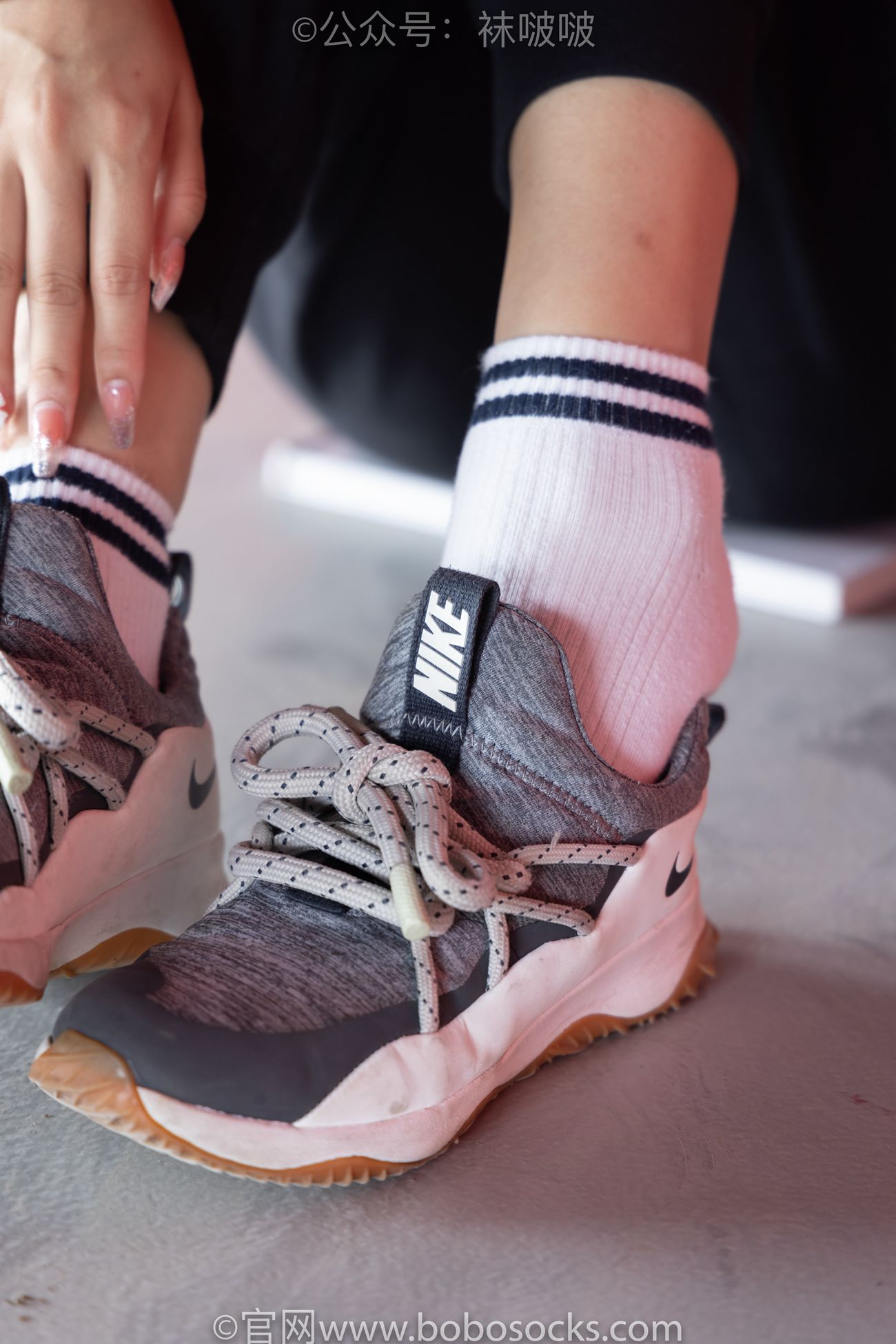 图片[29]-[BoBoSocks袜啵啵]NO.018 木木-运动鞋、白棉袜、裸足[136P] – 速更版-美库