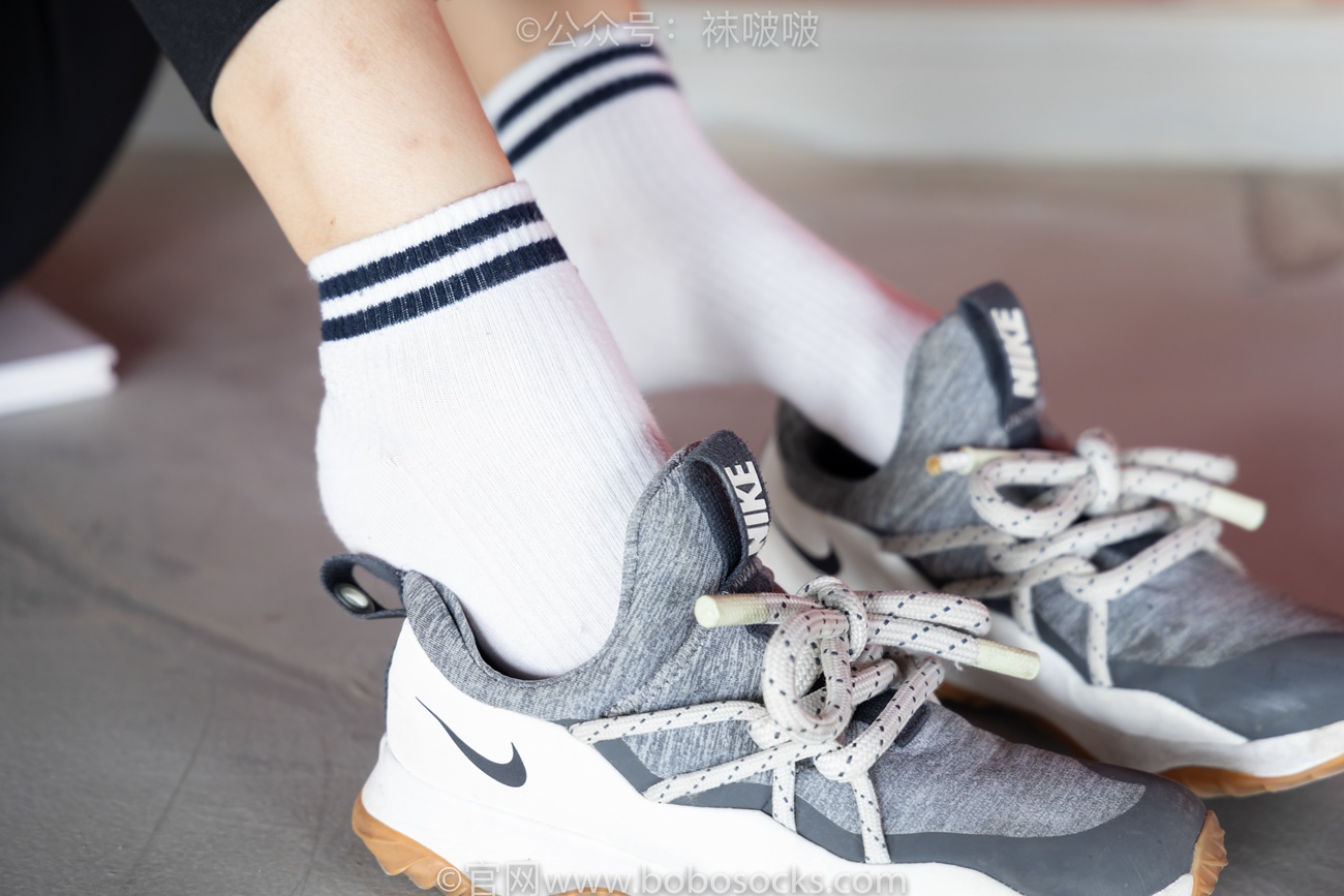 图片[36]-[BoBoSocks袜啵啵]NO.018 木木-运动鞋、白棉袜、裸足[136P] – 速更版-美库