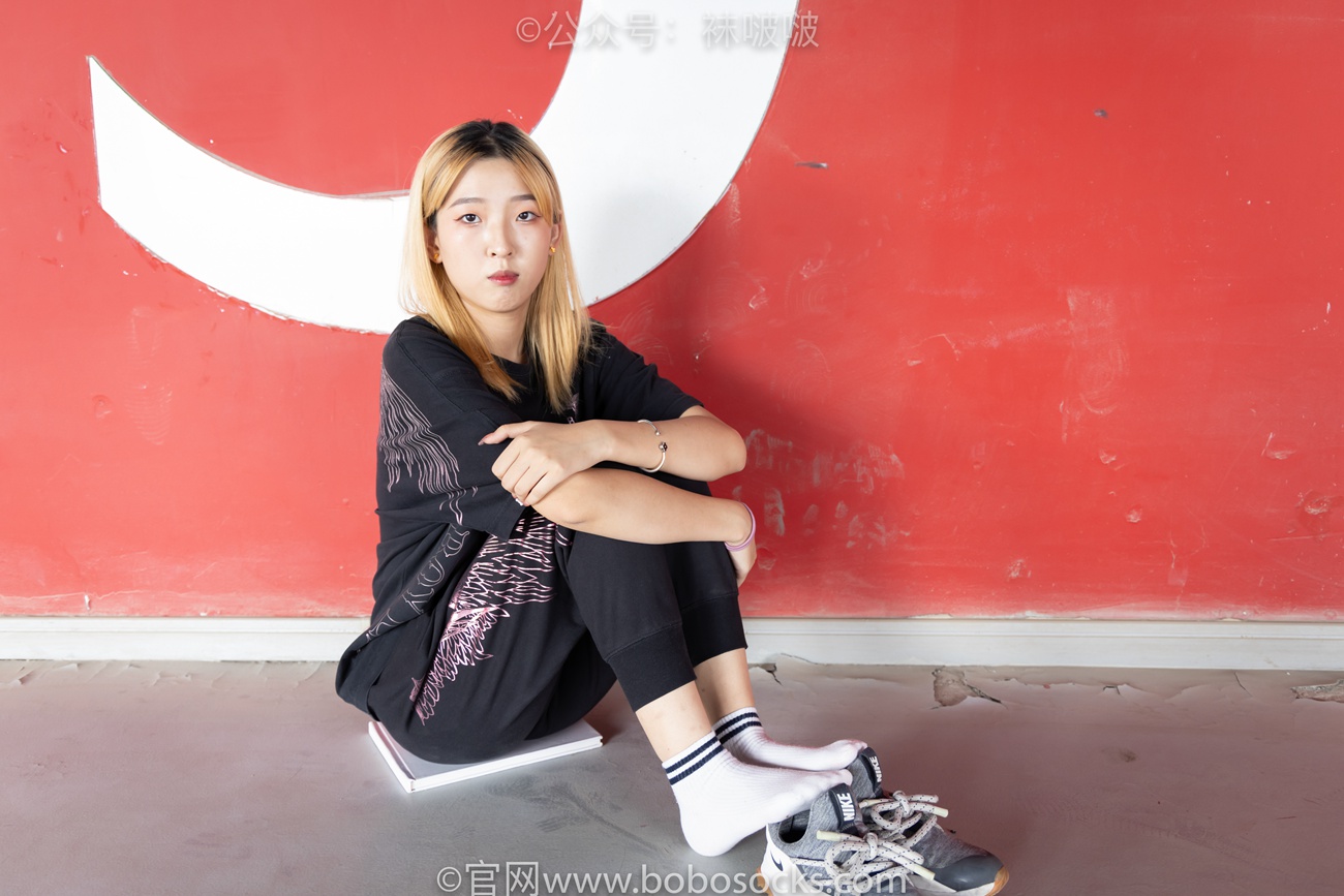 图片[37]-[BoBoSocks袜啵啵]NO.018 木木-运动鞋、白棉袜、裸足[136P] – 速更版-美库