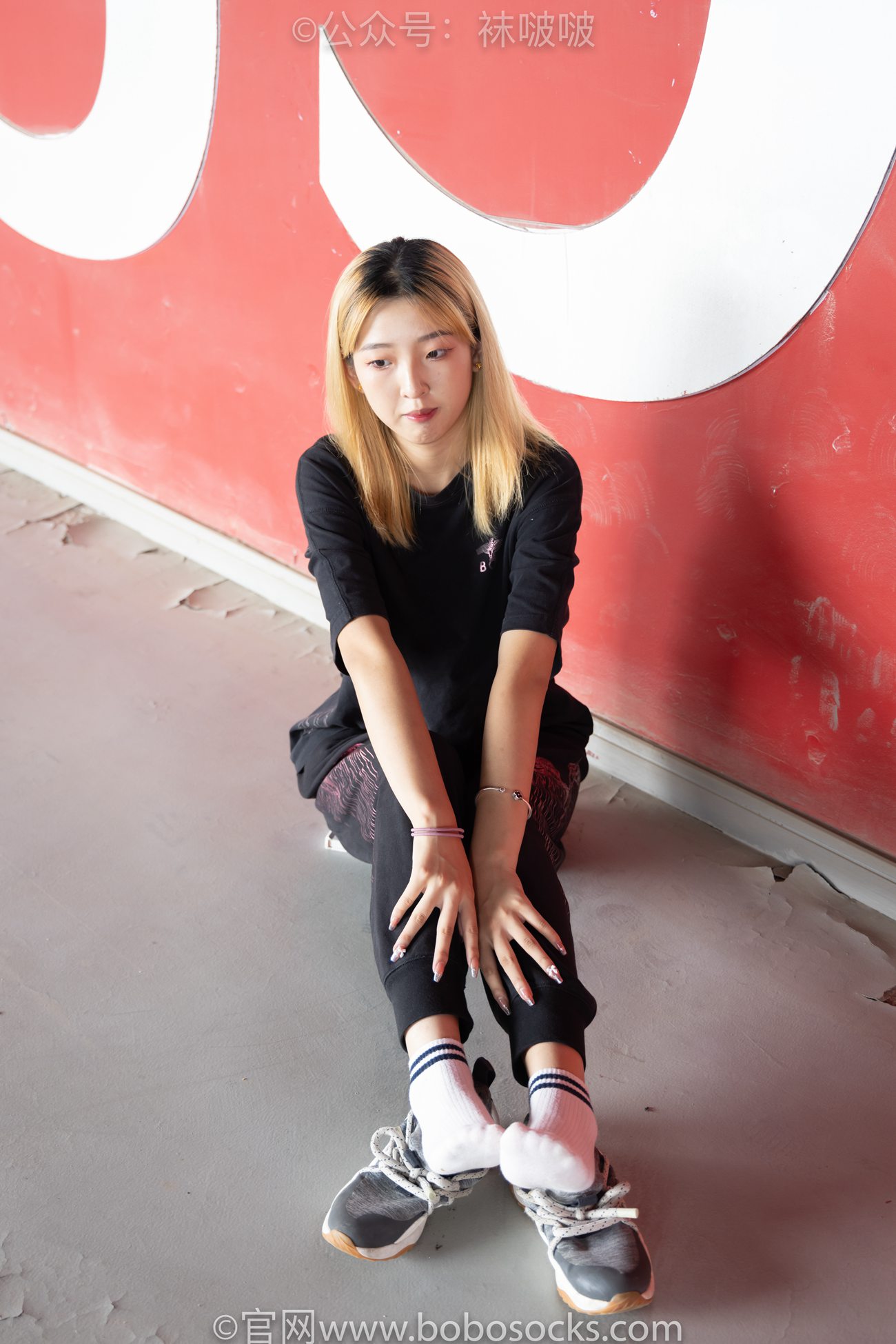 图片[49]-[BoBoSocks袜啵啵]NO.018 木木-运动鞋、白棉袜、裸足[136P] – 速更版-美库