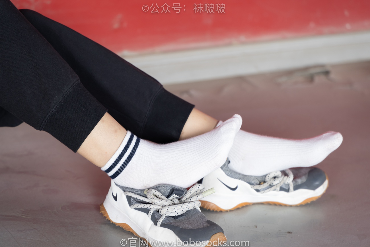 图片[52]-[BoBoSocks袜啵啵]NO.018 木木-运动鞋、白棉袜、裸足[136P] – 速更版-美库