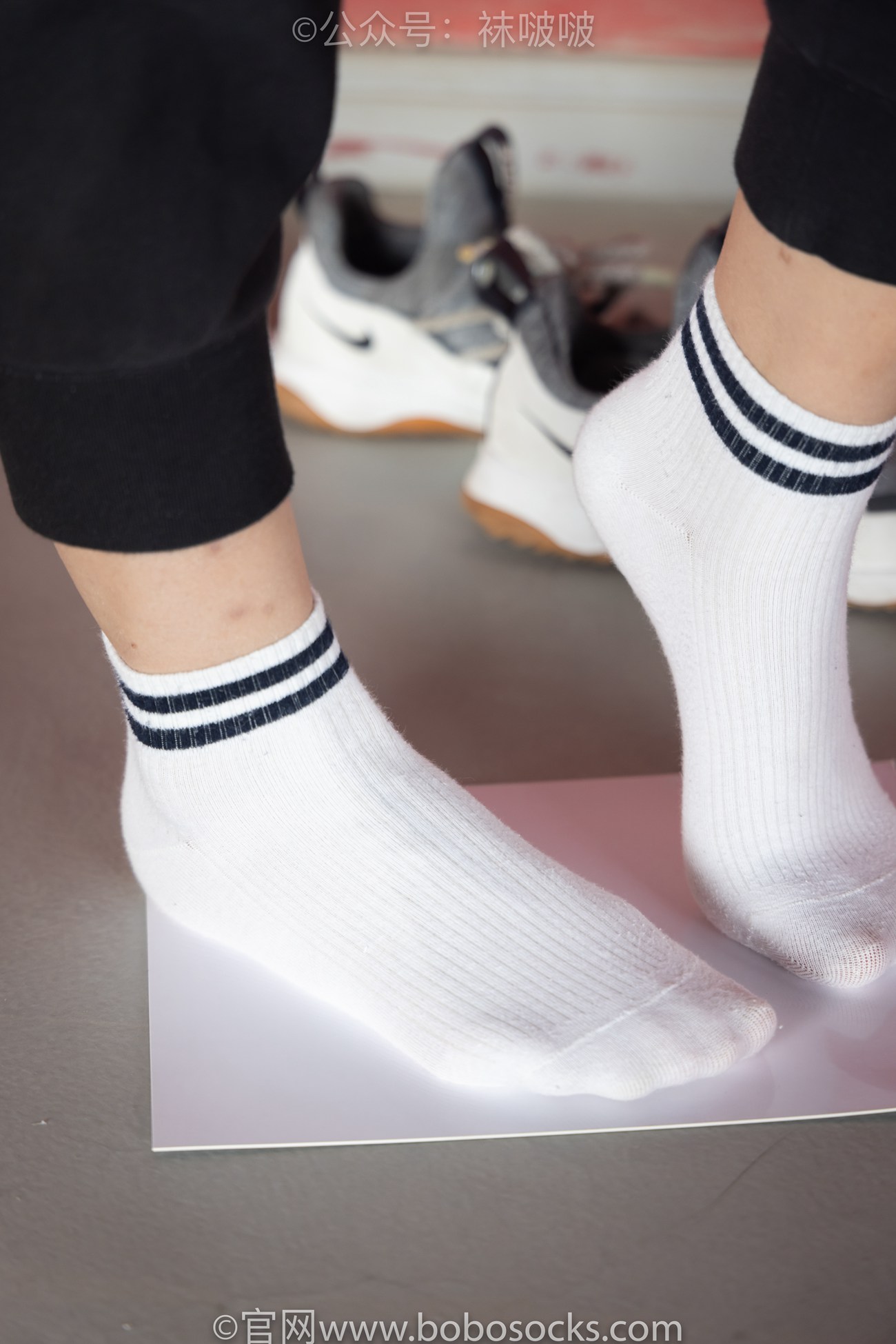 图片[67]-[BoBoSocks袜啵啵]NO.018 木木-运动鞋、白棉袜、裸足[136P] – 速更版-美库