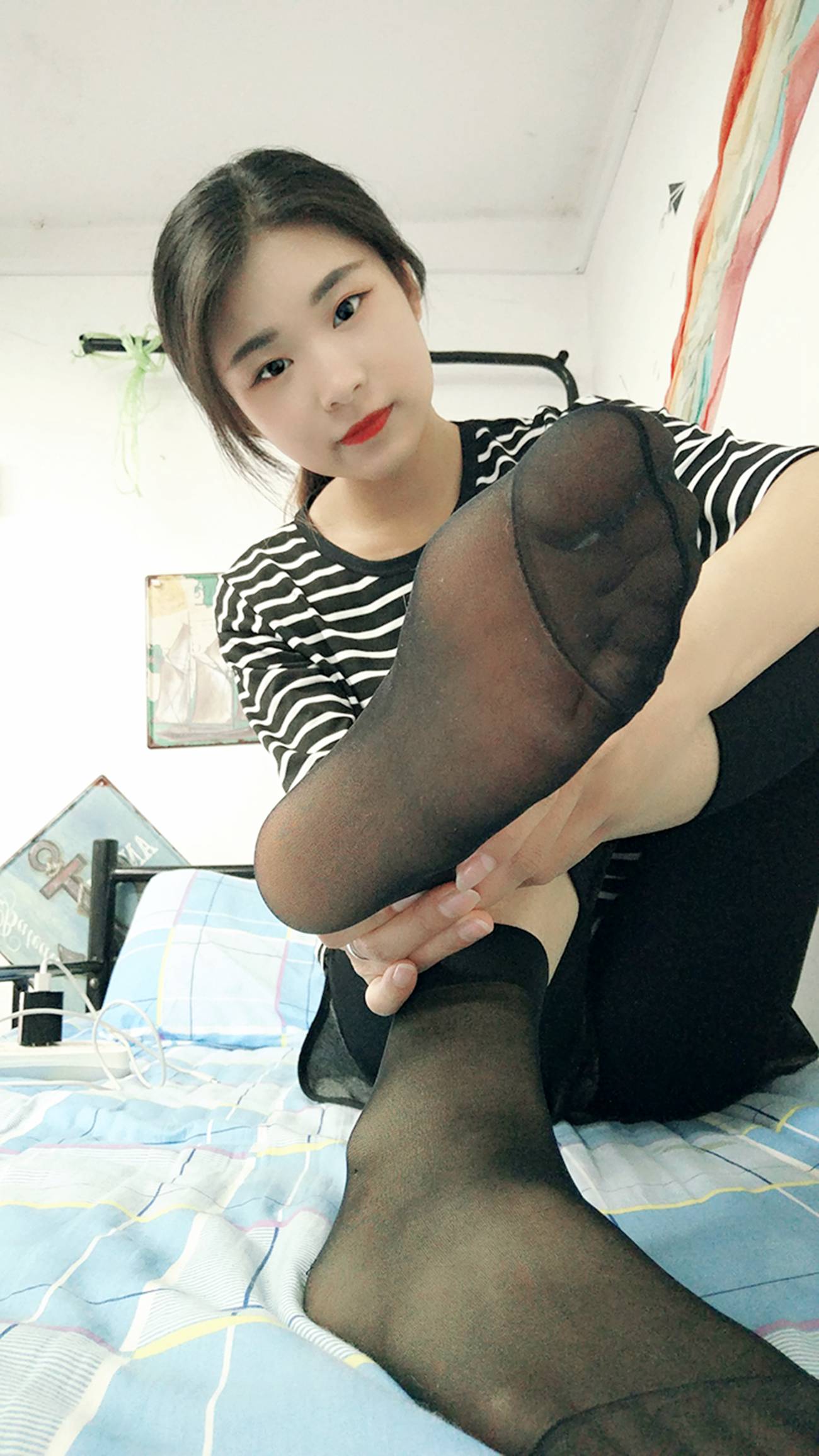 图片[32]-学妹校园寝室短丝系列024期 刘志明[52P] – 速更版-美库