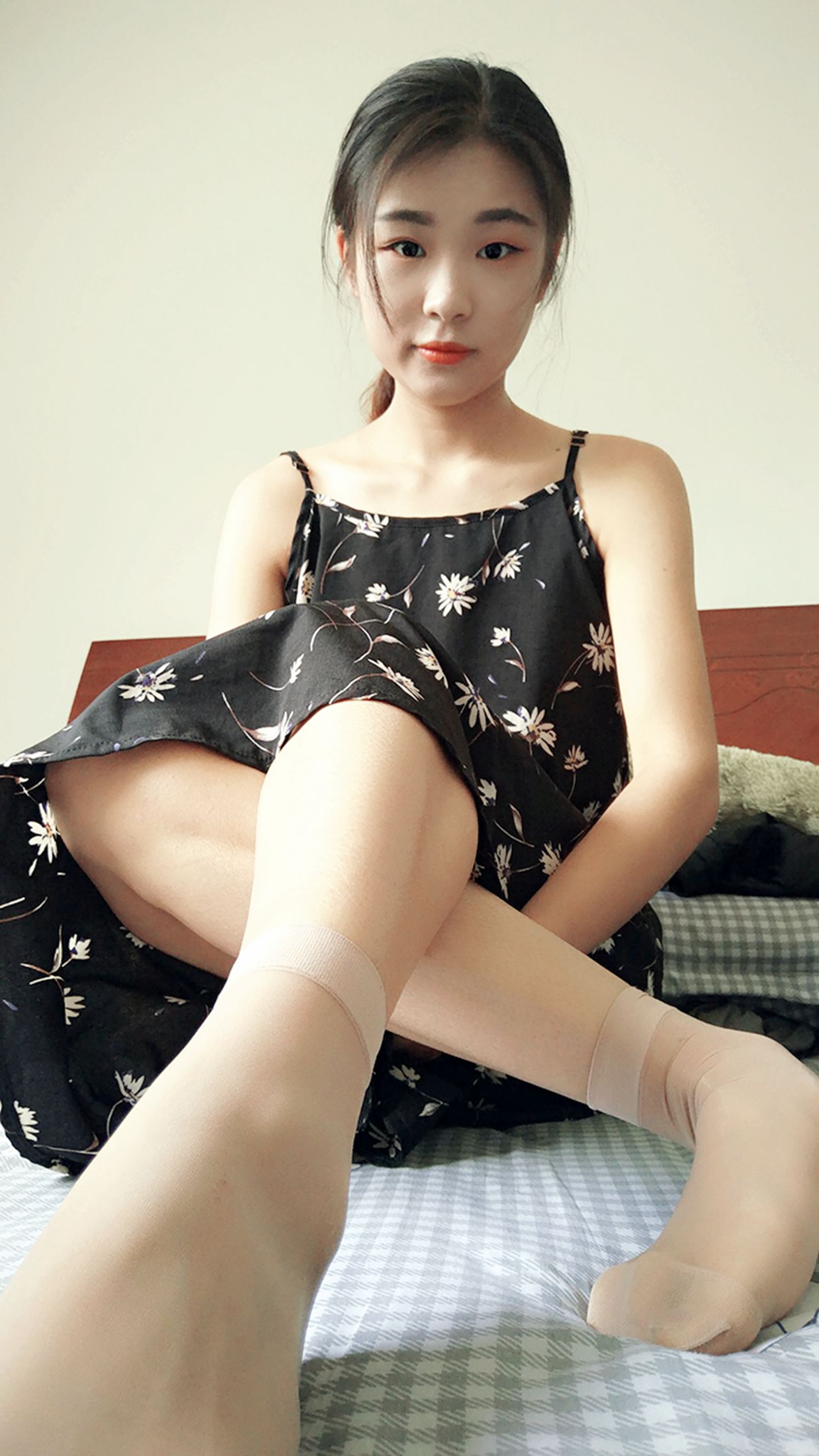 图片[51]-学妹校园寝室短丝系列024期 刘志明[52P] – 速更版-美库