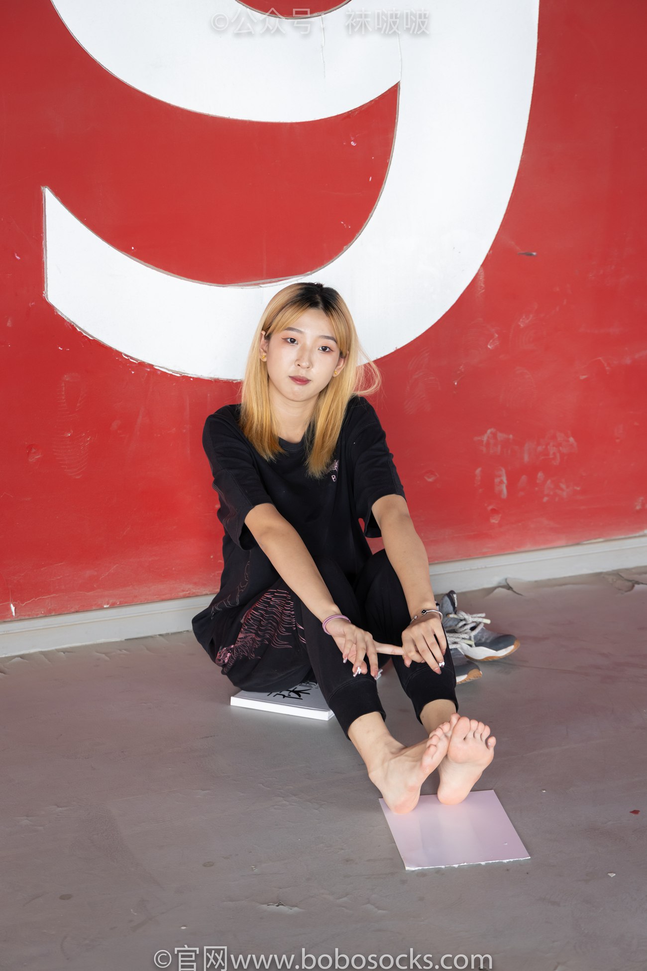 图片[121]-[BoBoSocks袜啵啵]NO.018 木木-运动鞋、白棉袜、裸足[136P] – 速更版-美库