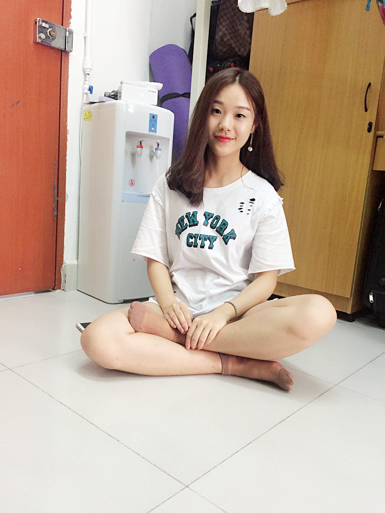 图片[38]-学妹校园寝室短丝系列025期 林薇[49P] – 速更版-美库