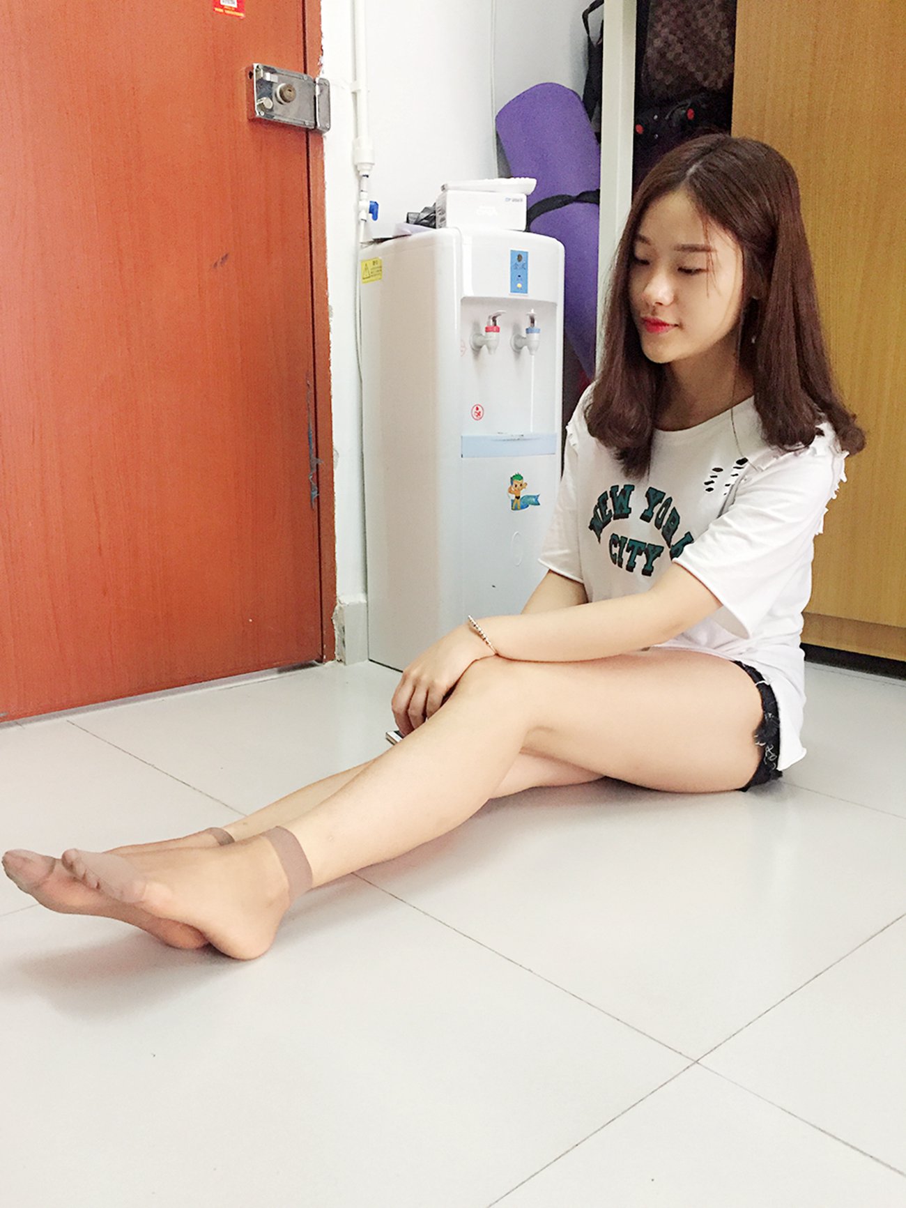 图片[40]-学妹校园寝室短丝系列025期 林薇[49P] – 速更版-美库