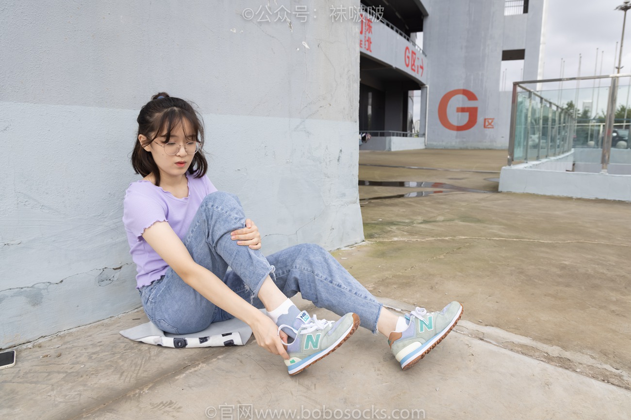 图片[43]-[BoBoSocks袜啵啵]NO.020 熊熊-NB运动鞋、蓝色短棉袜（踩脏）、裸足[150P] – 速更版-美库
