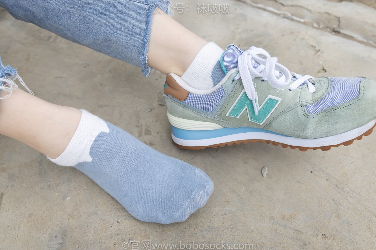 图片[55]-[BoBoSocks袜啵啵]NO.020 熊熊-NB运动鞋、蓝色短棉袜（踩脏）、裸足[150P] – 速更版-美库