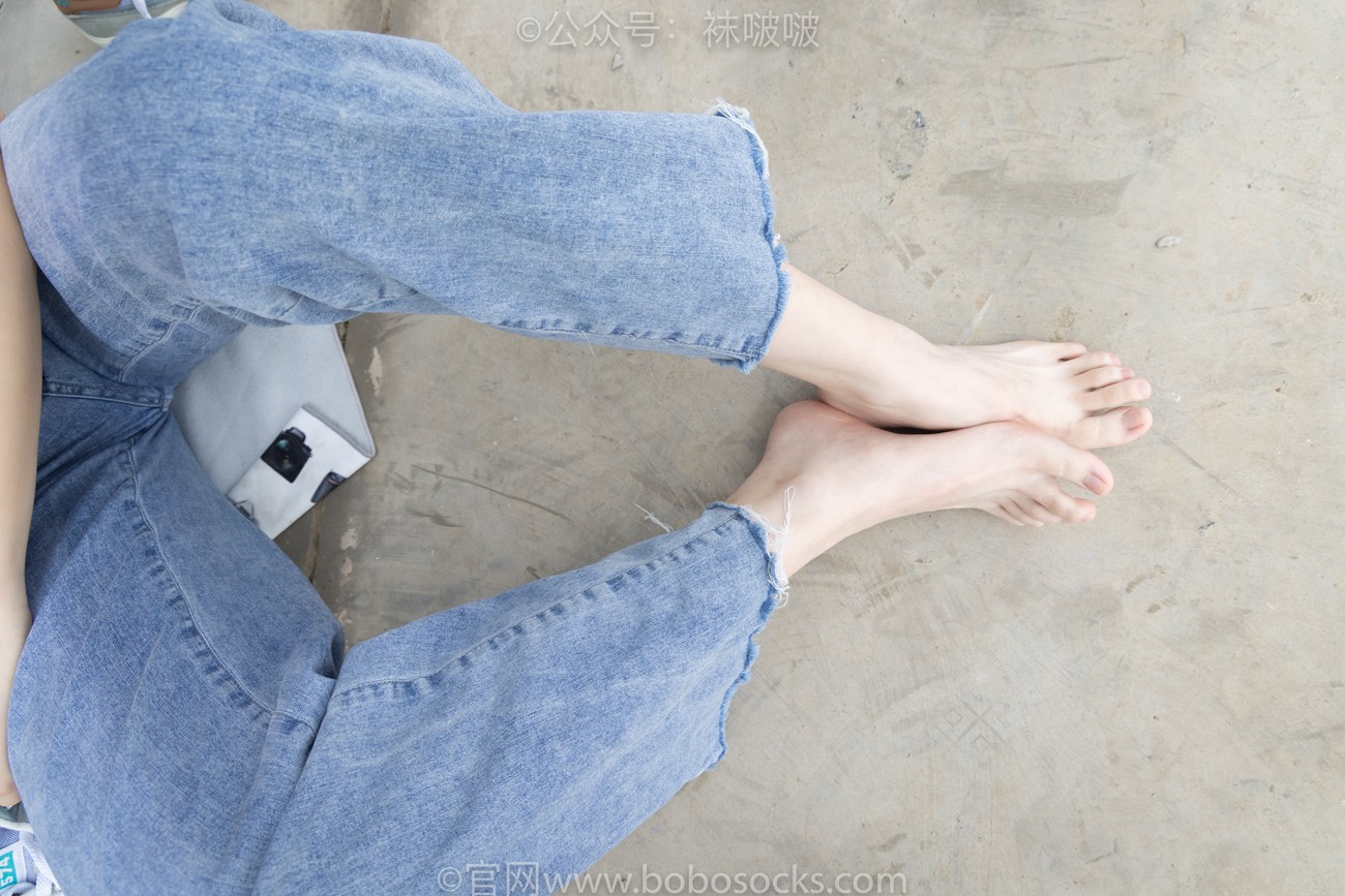 图片[133]-[BoBoSocks袜啵啵]NO.020 熊熊-NB运动鞋、蓝色短棉袜（踩脏）、裸足[150P] – 速更版-美库