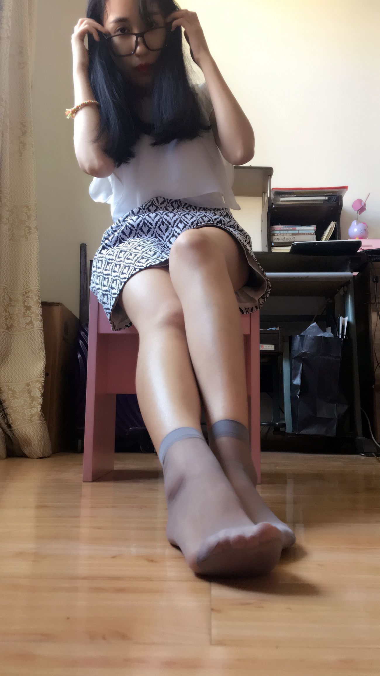 图片[19]-学妹校园寝室短丝系列029期 牛牛[85P] – 速更版-美库