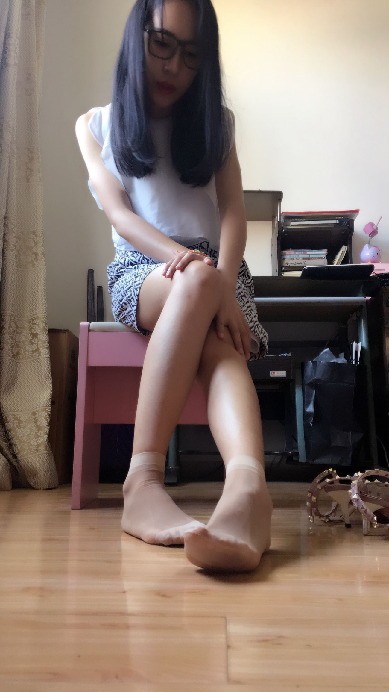 图片[25]-学妹校园寝室短丝系列029期 牛牛[85P] – 速更版-美库