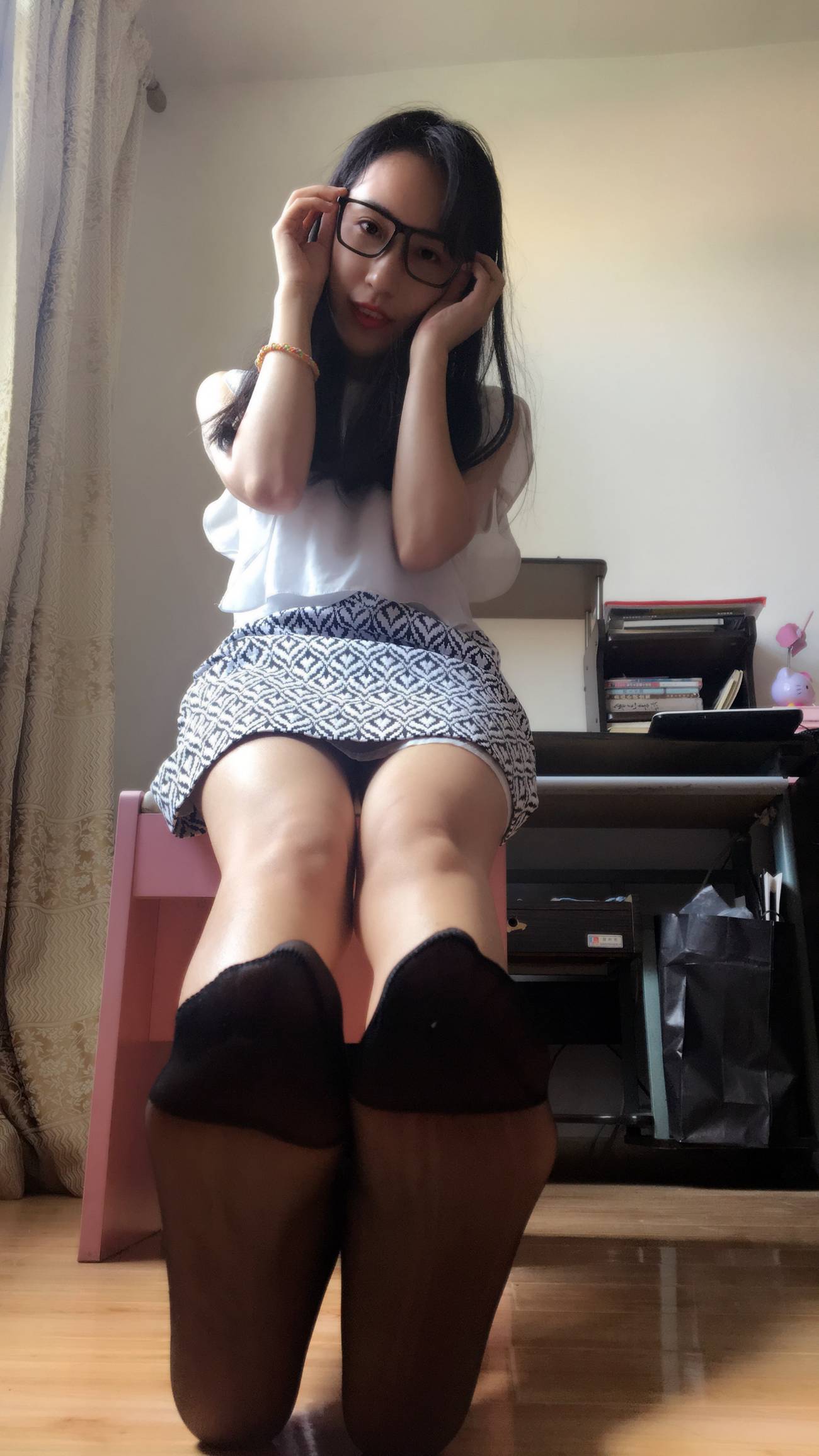 图片[73]-学妹校园寝室短丝系列029期 牛牛[85P] – 速更版-美库